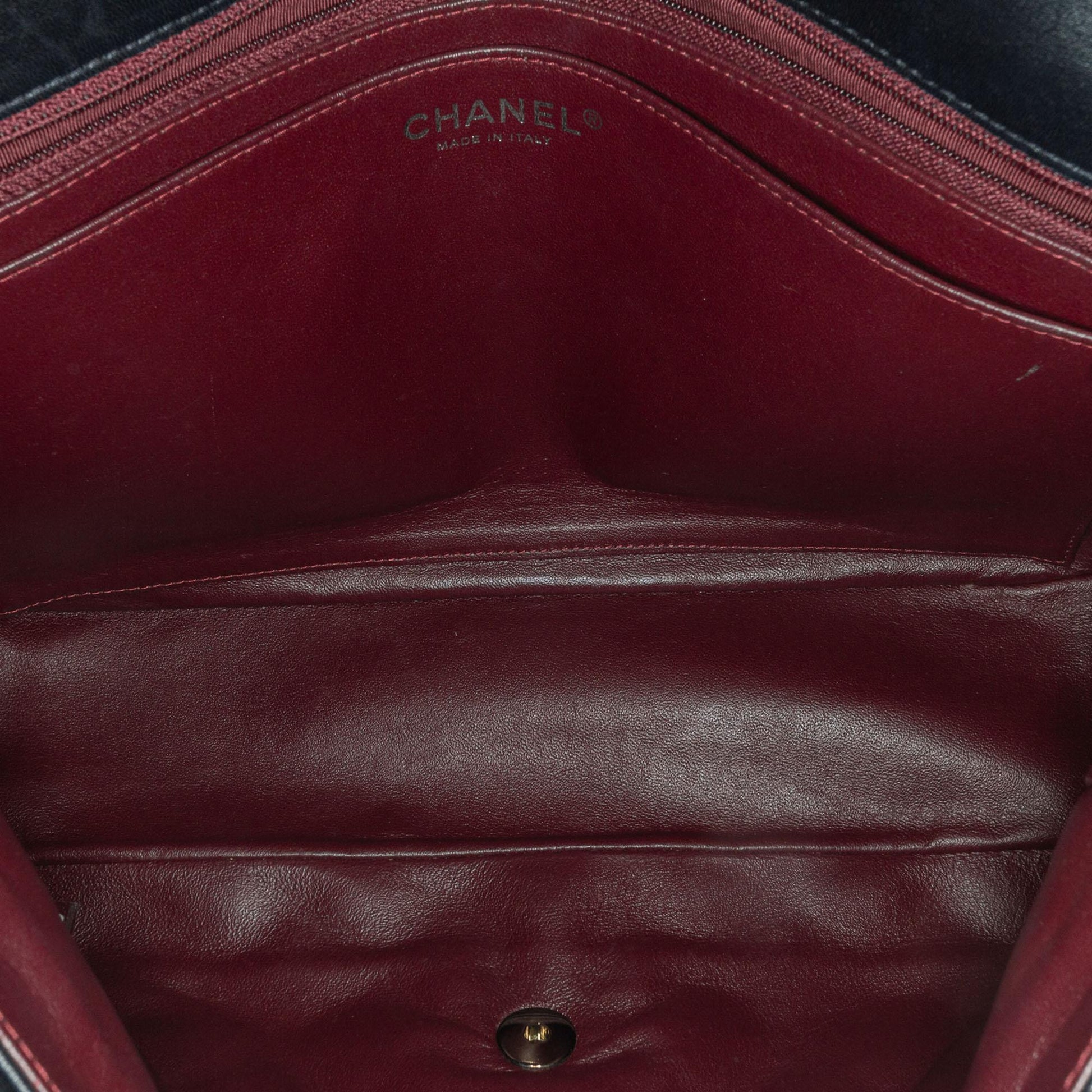 Chanel Maxi Classic Lambskin Single Flap (SHG-C8eJpN)