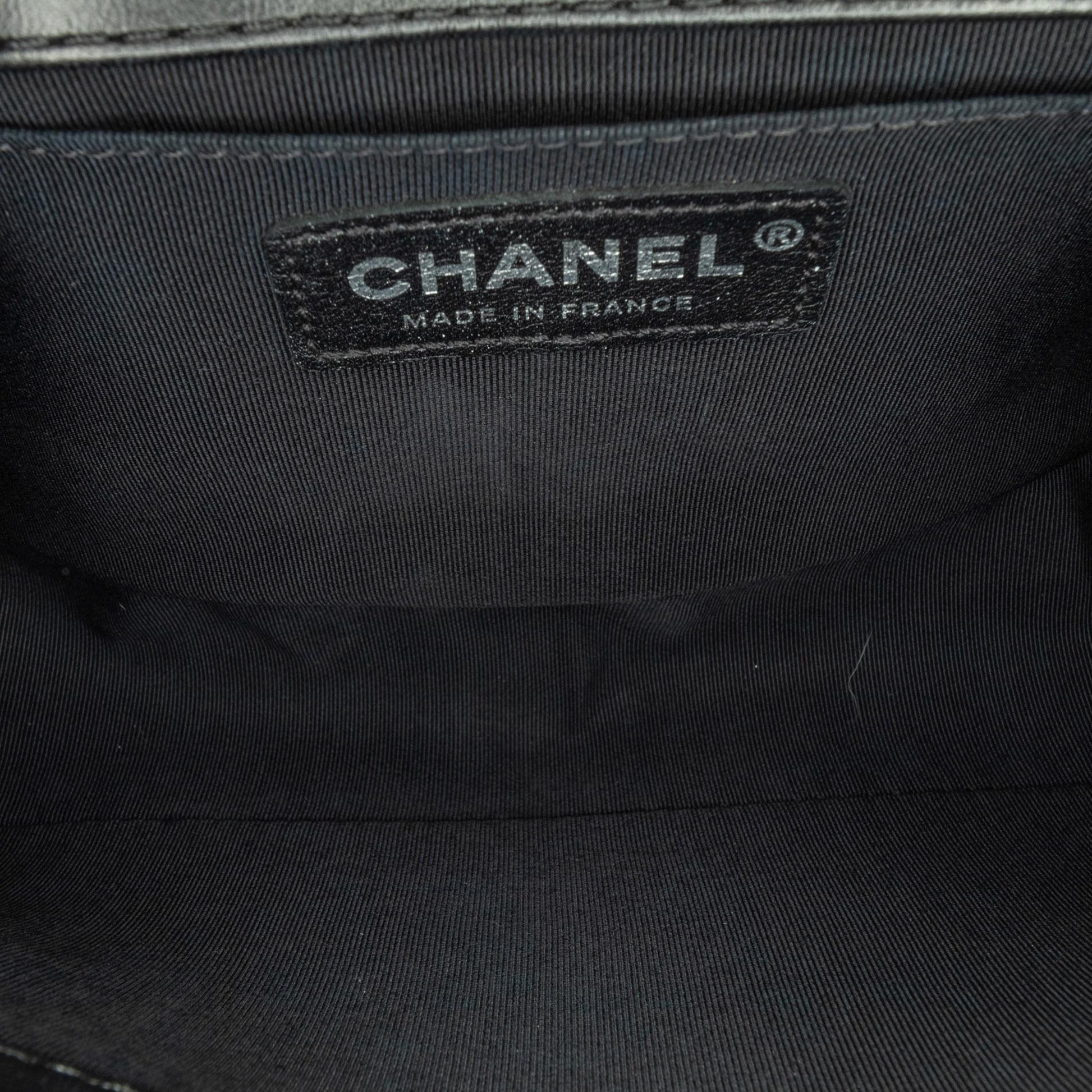Chanel Medium Bicolor Lambskin Boy Flap (SHG-qI2Oyf)