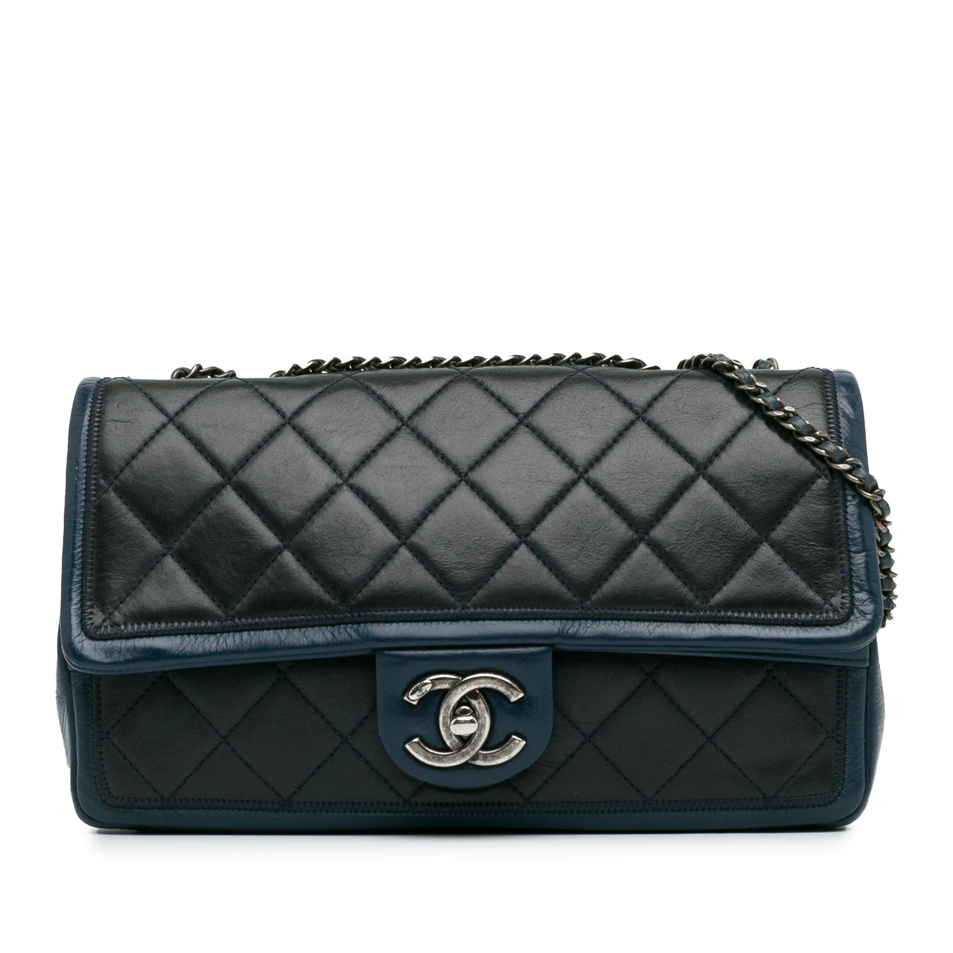 Chanel Bicolor Lambskin Graphic Flap SHG-EwBfXt Handbag