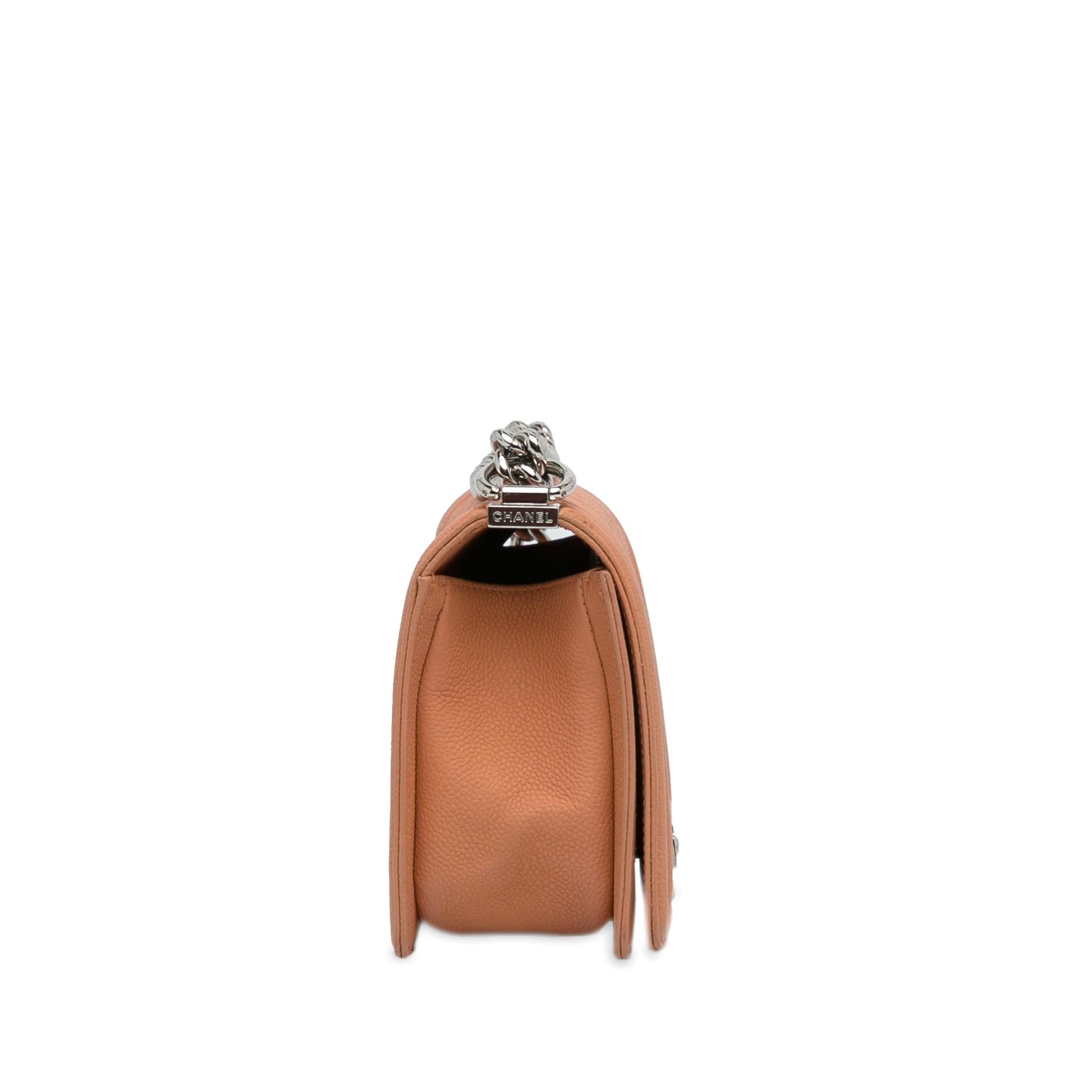 Chanel Medium Caviar Boy Flap Bag (SHG-MIAPNv)