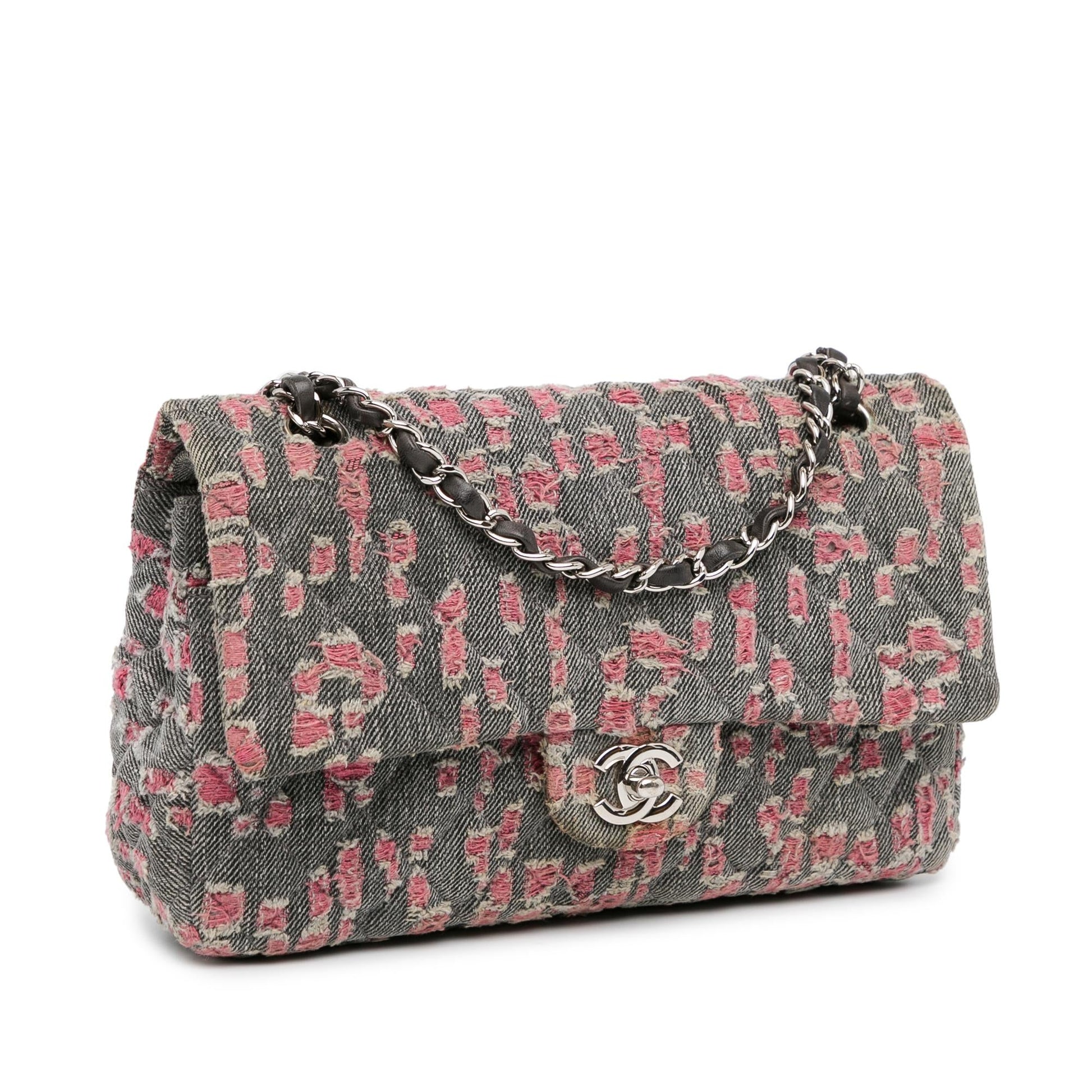 Chanel Medium Classic Distressed Denim Double Flap (SHG-TlmQAu)
