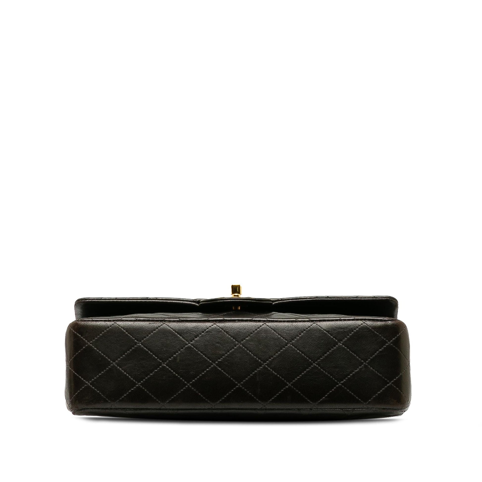 Chanel Medium Classic Lambskin Double Flap (SHG-kZvYcH)