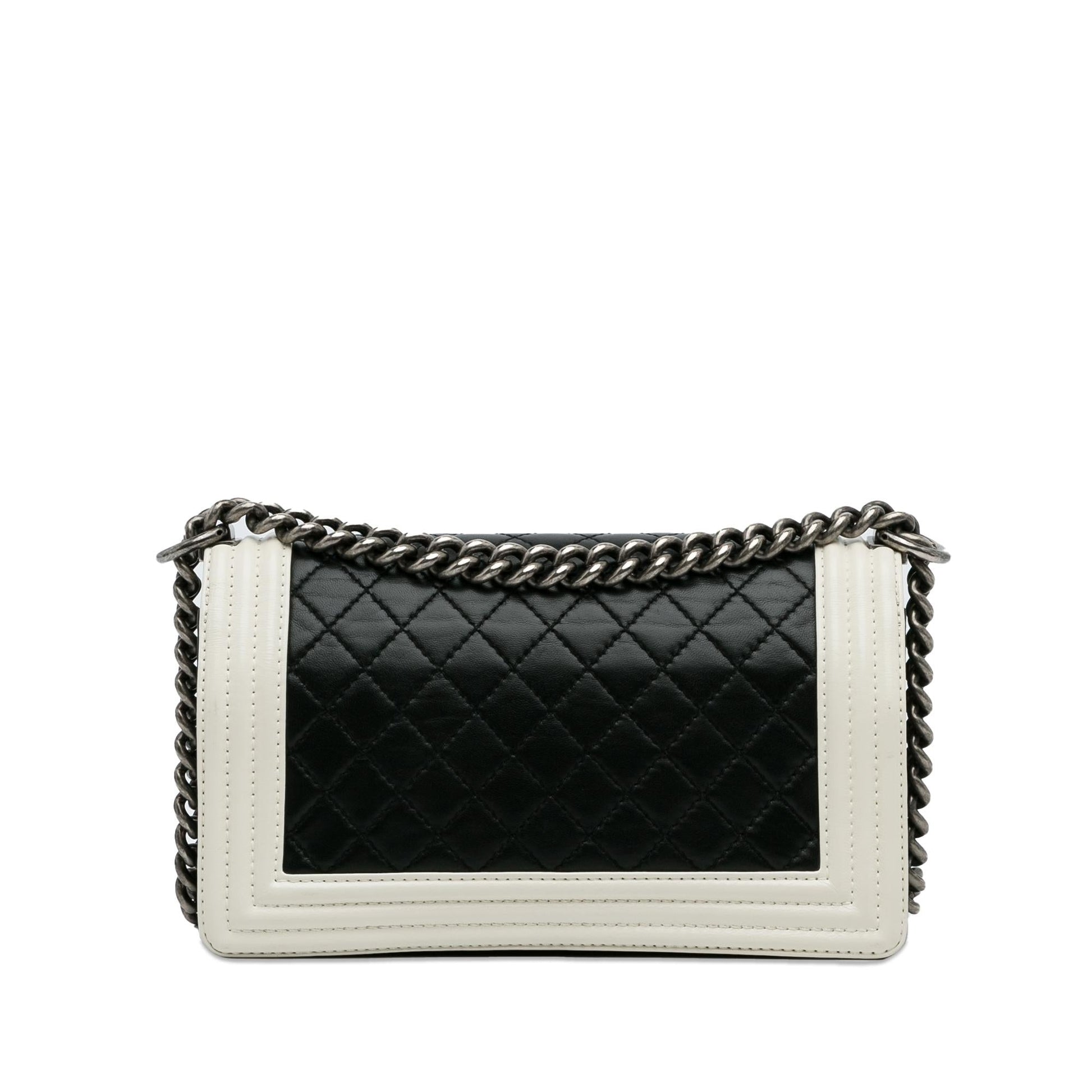Chanel Medium Lambskin Boy Bicolor Flap Bag (SHG-MjfI80)