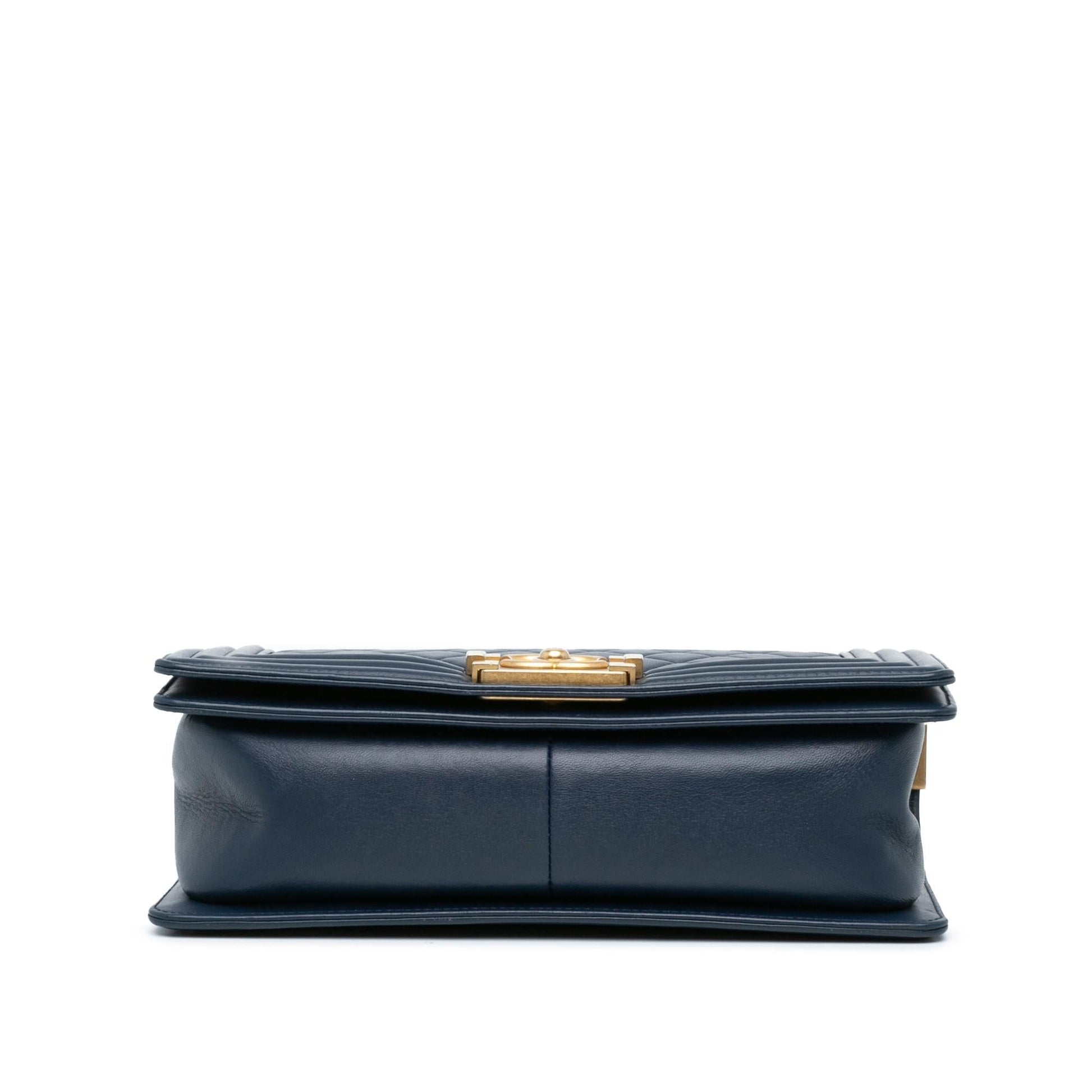 Chanel Lambskin Boy Flap SHG-ocopwr Handbag