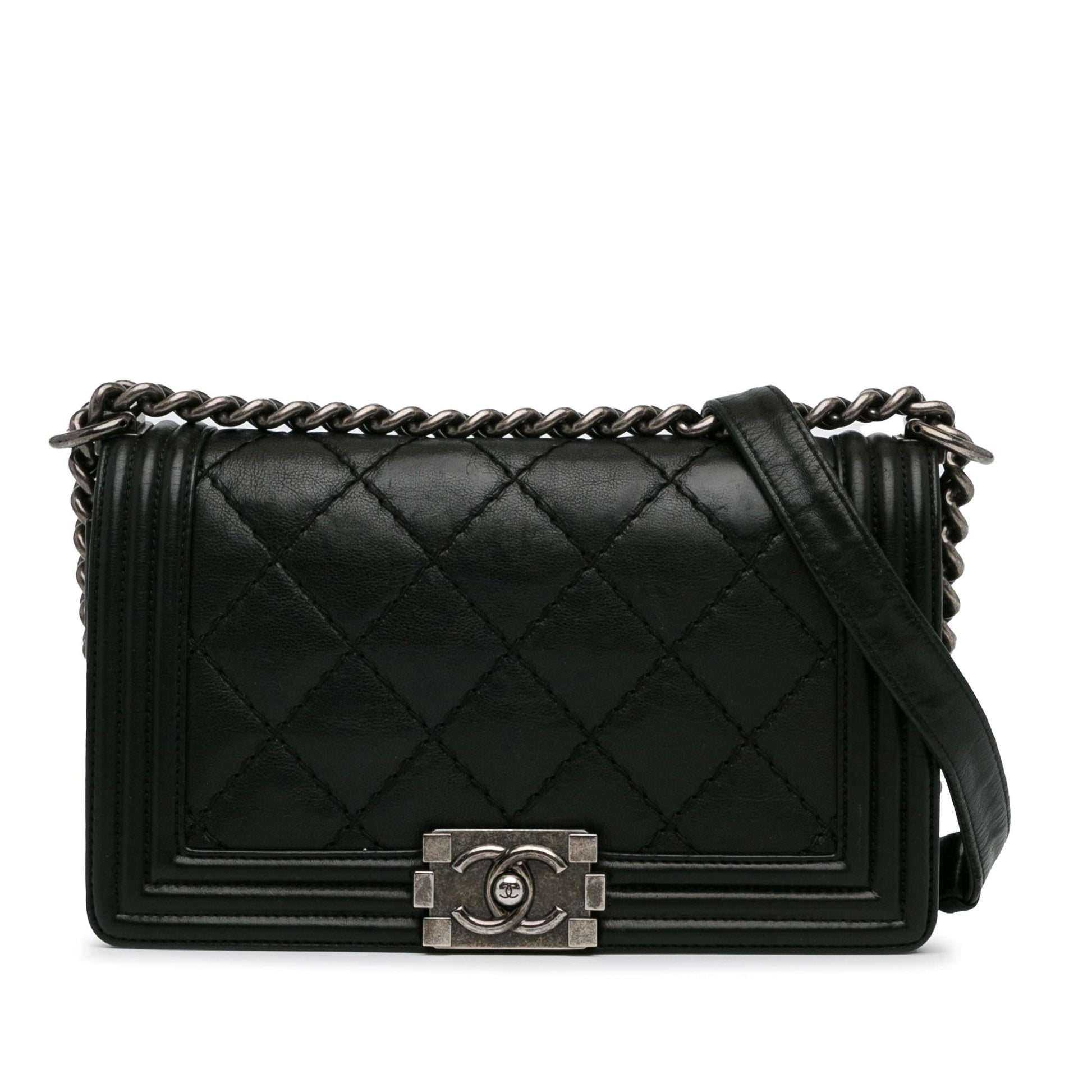 Chanel Medium Lambskin Stitch It Boy Flap (Shg-Qrnhc7) Bag