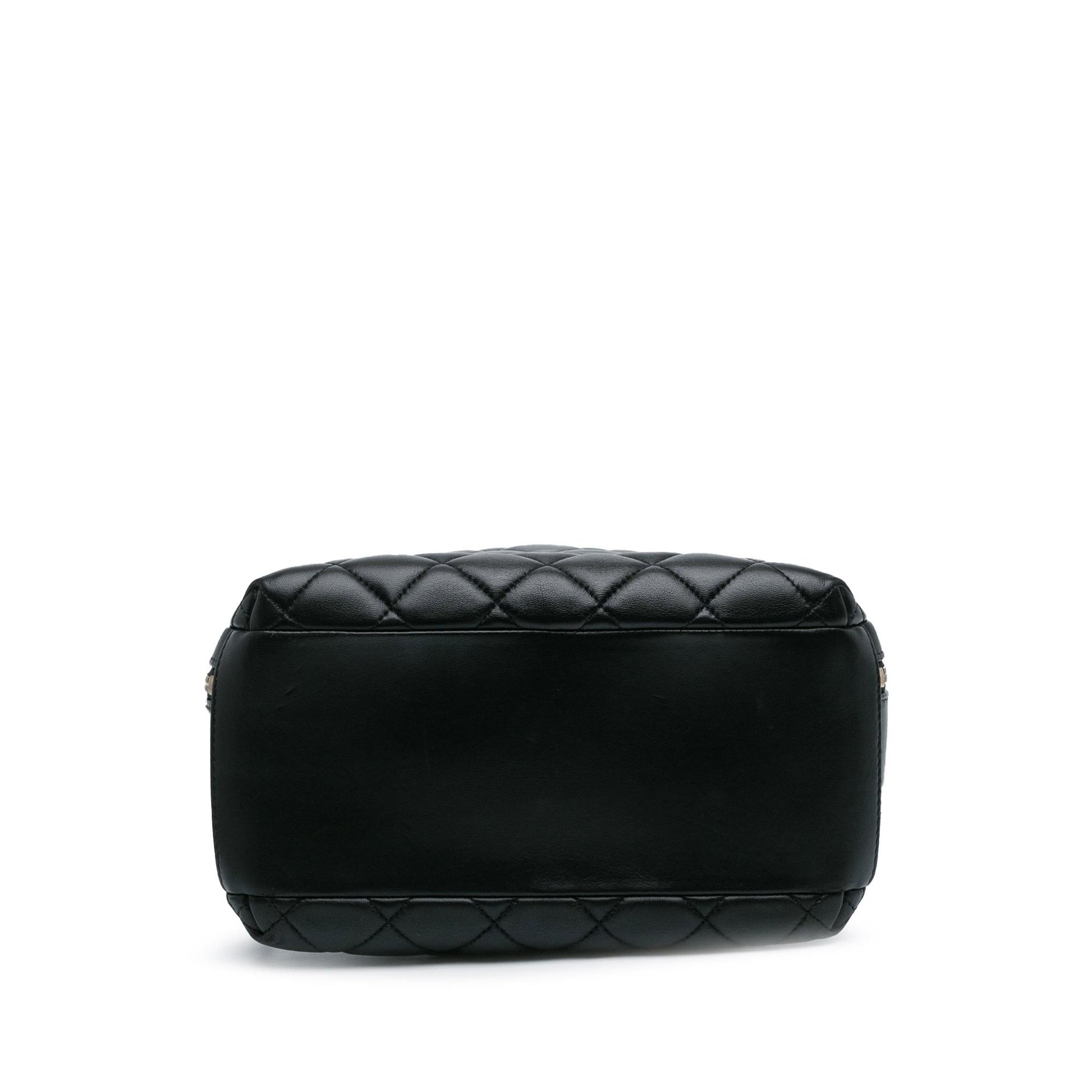Chanel Medium Lambskin Trendy CC Bowling Bag (SHG-JD Y3)