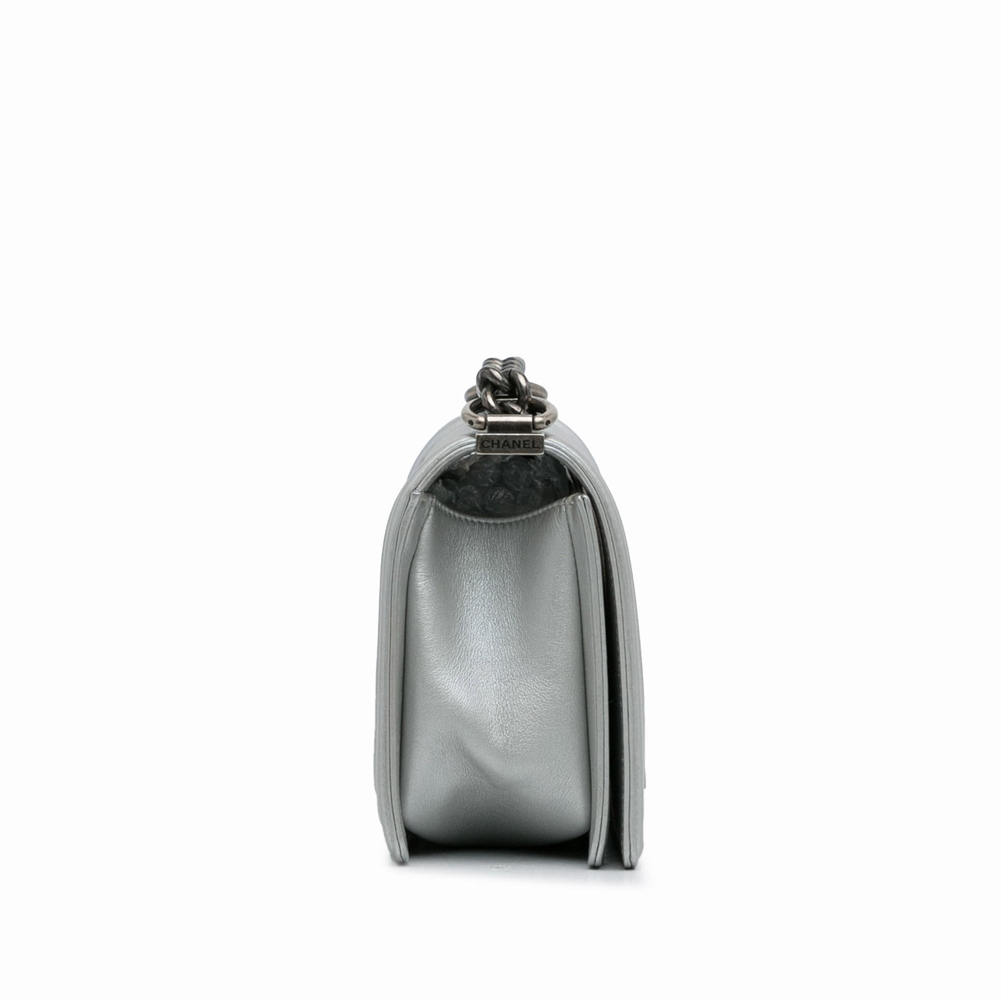 Chanel Medium Metallic Boy Flap (SHG-xCkeOz)