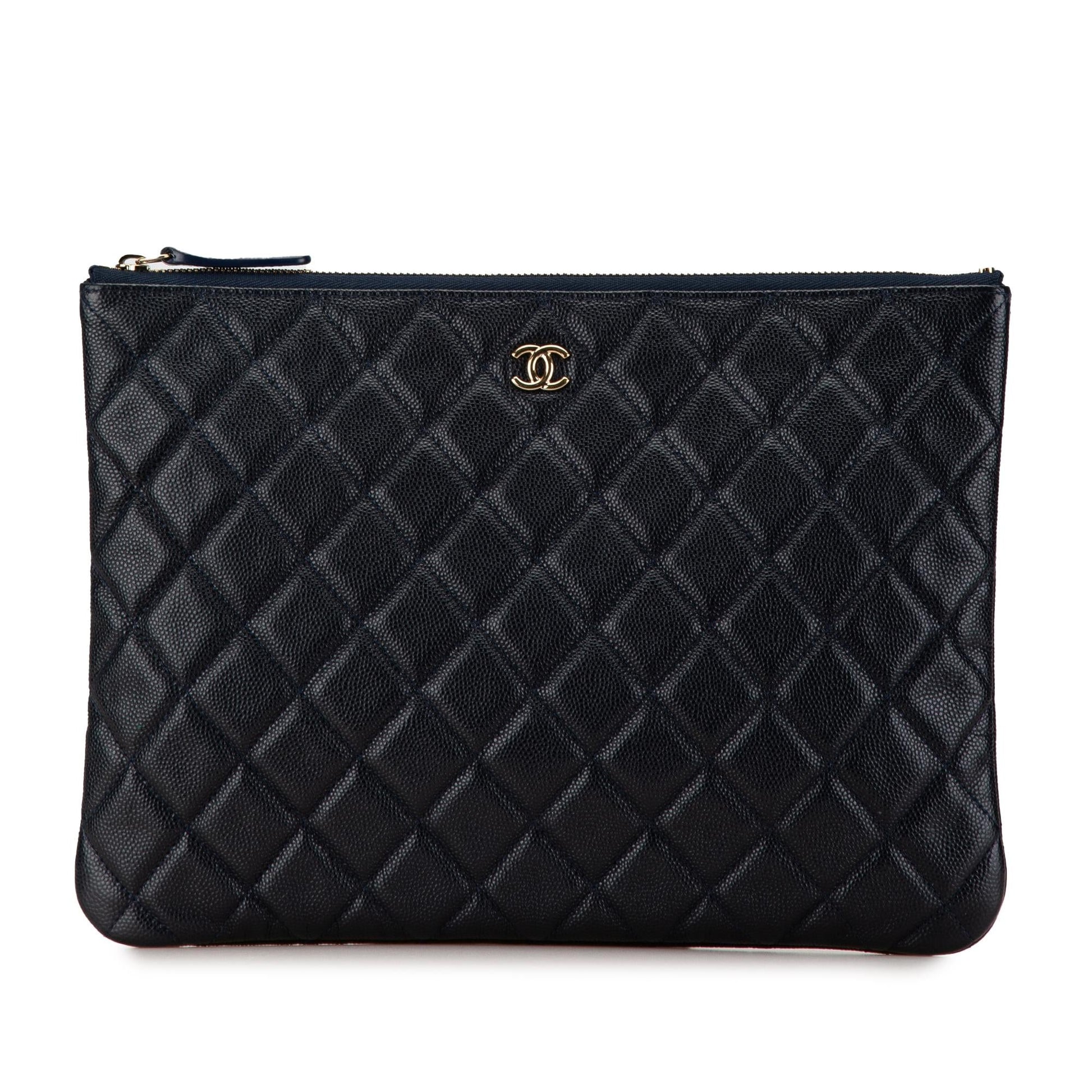 Chanel Quilted Caviar O SHG-bgRUQW Clutch Bag