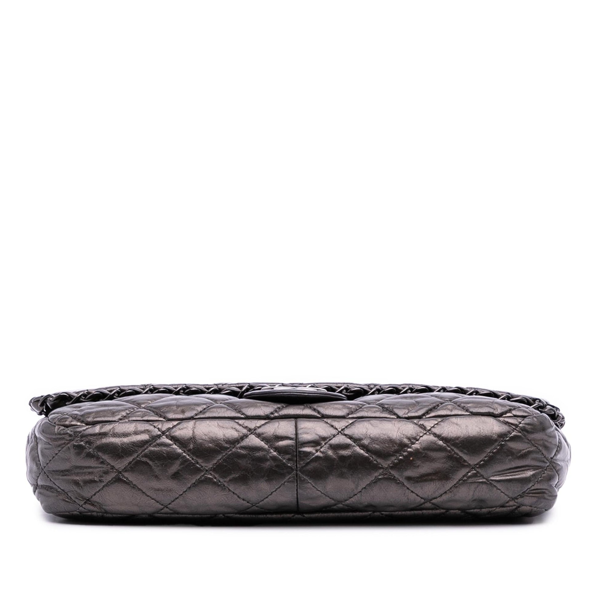 Chanel Quilted Handbag 3