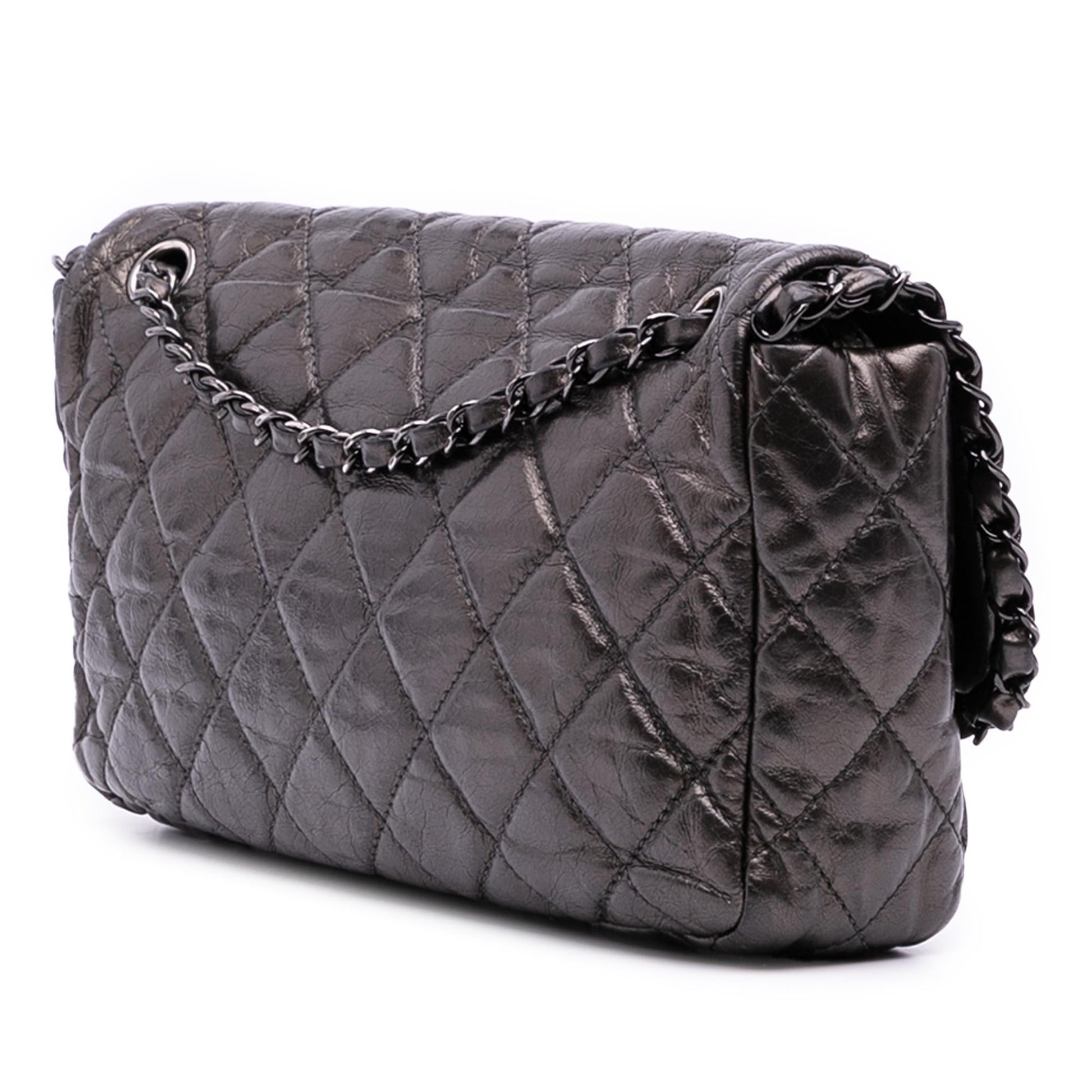Chanel Quilted Handbag 3