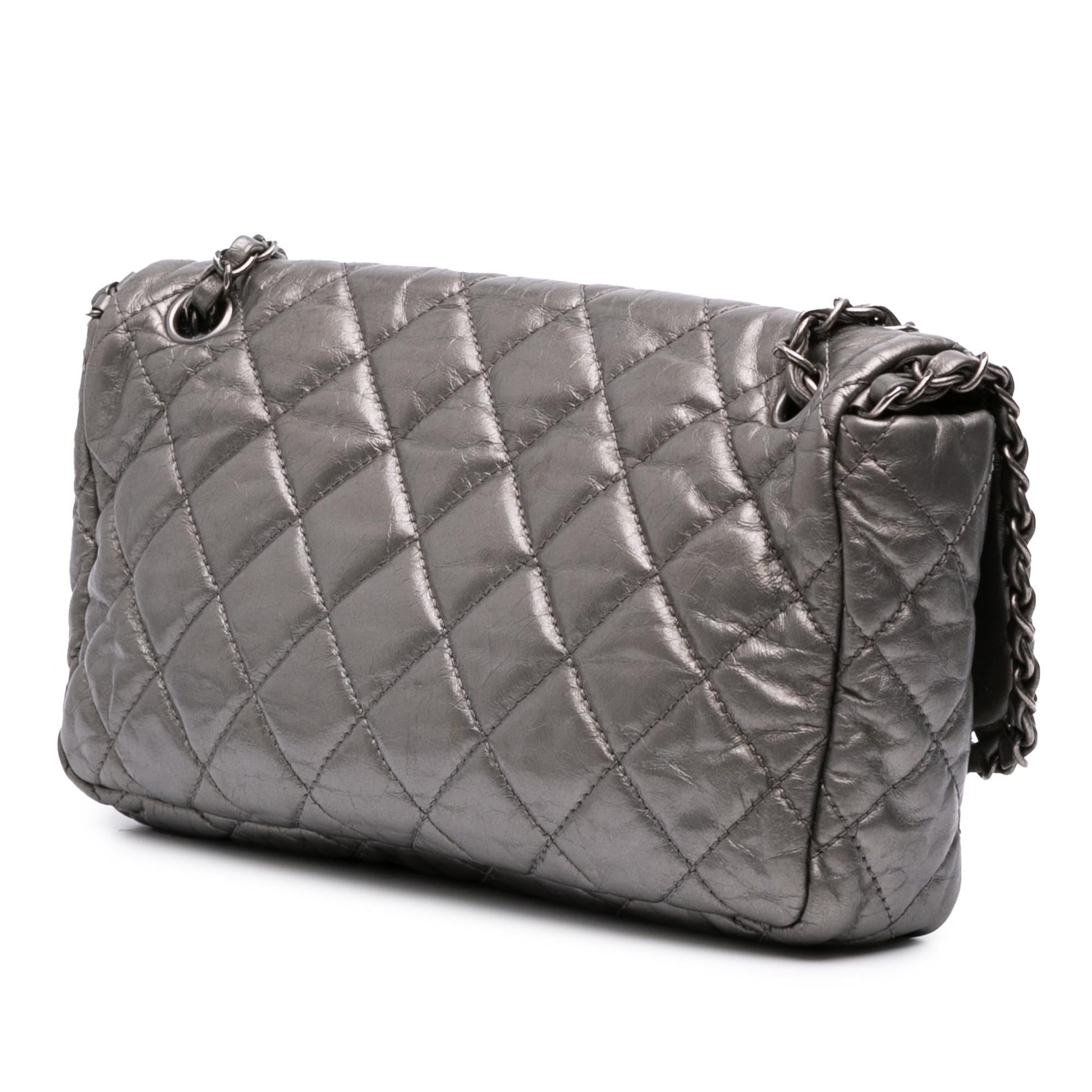 Chanel Quilted Handbag 5