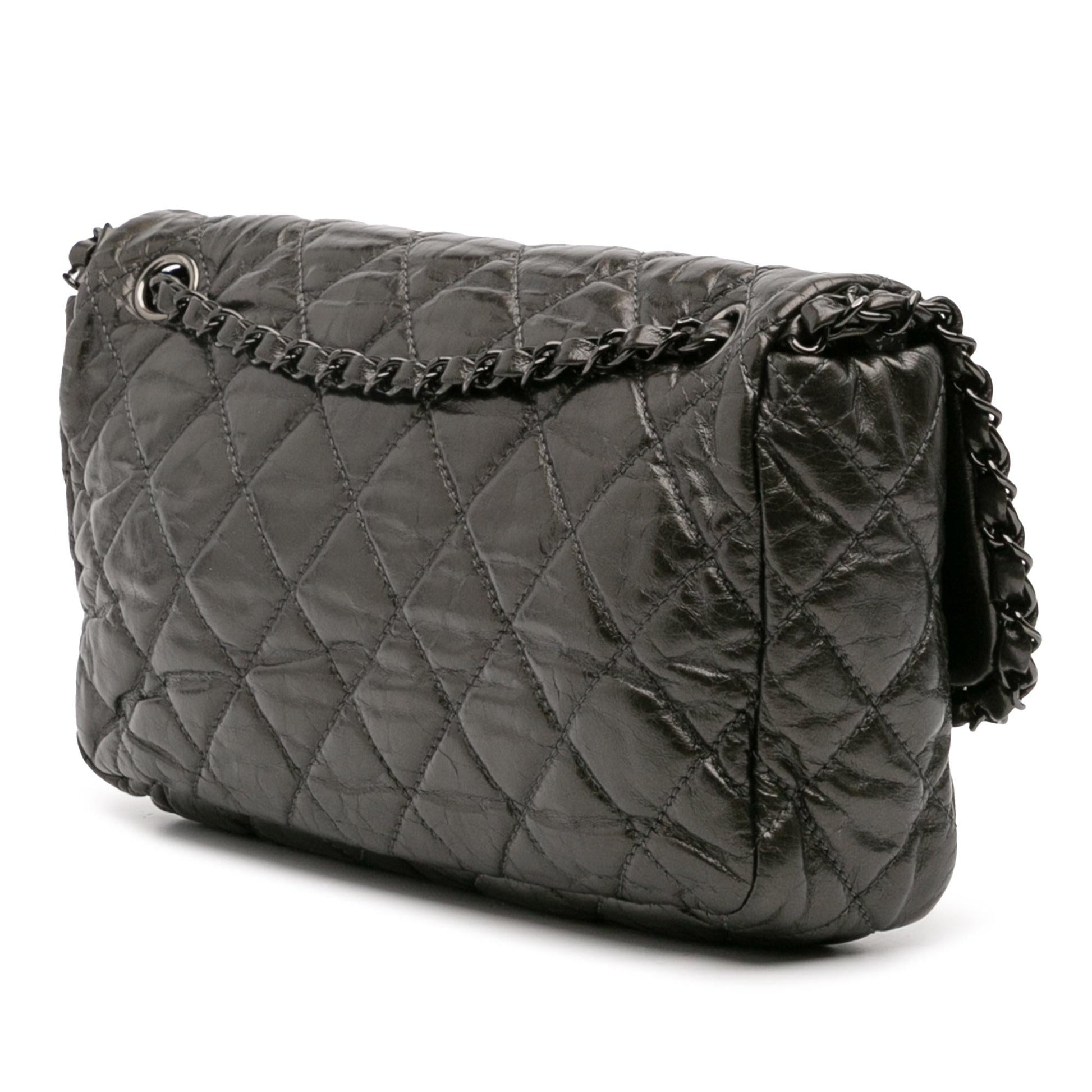 Chanel Quilted Handbag 6
