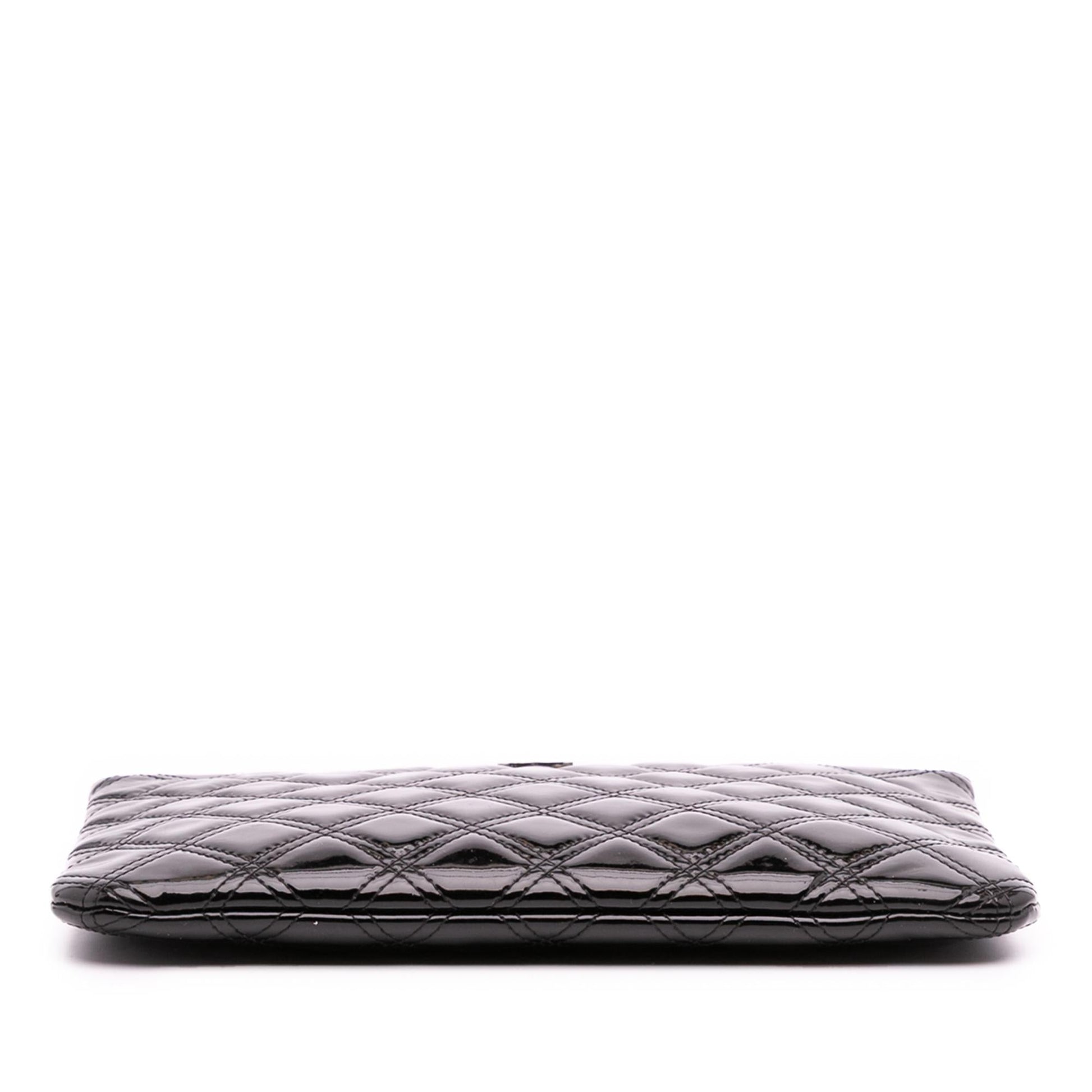 Chanel Quilted Patent O Clutch Bag 6