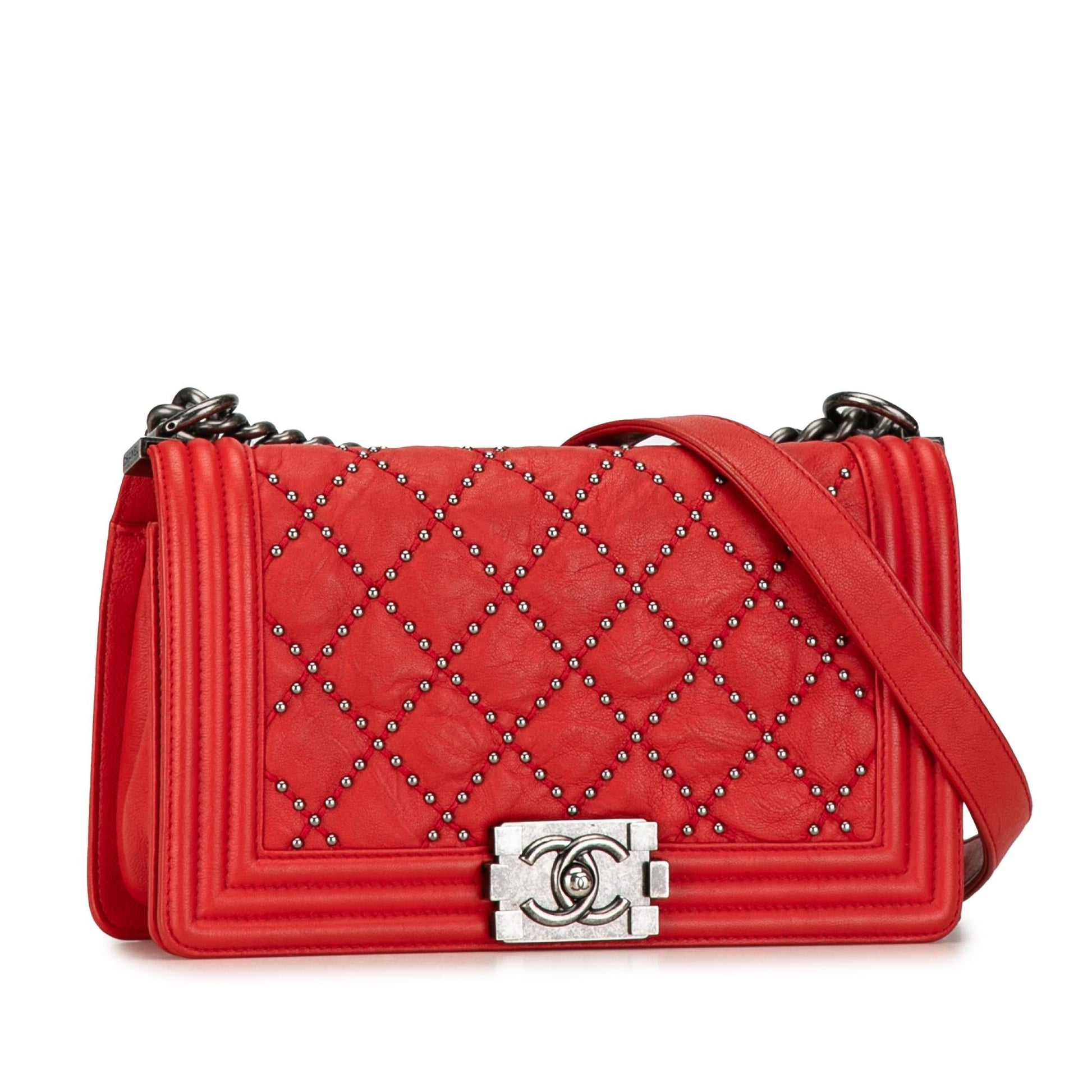 Chanel Studded Crumpled Calfskin Boy Flap SHG-rqfnOd Handbag