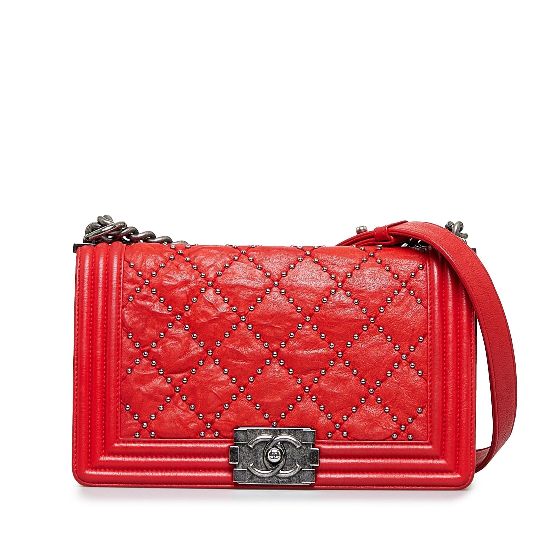 Chanel Studded Distressed Calfskin Boy Flap SHG-IQfxND Handbag