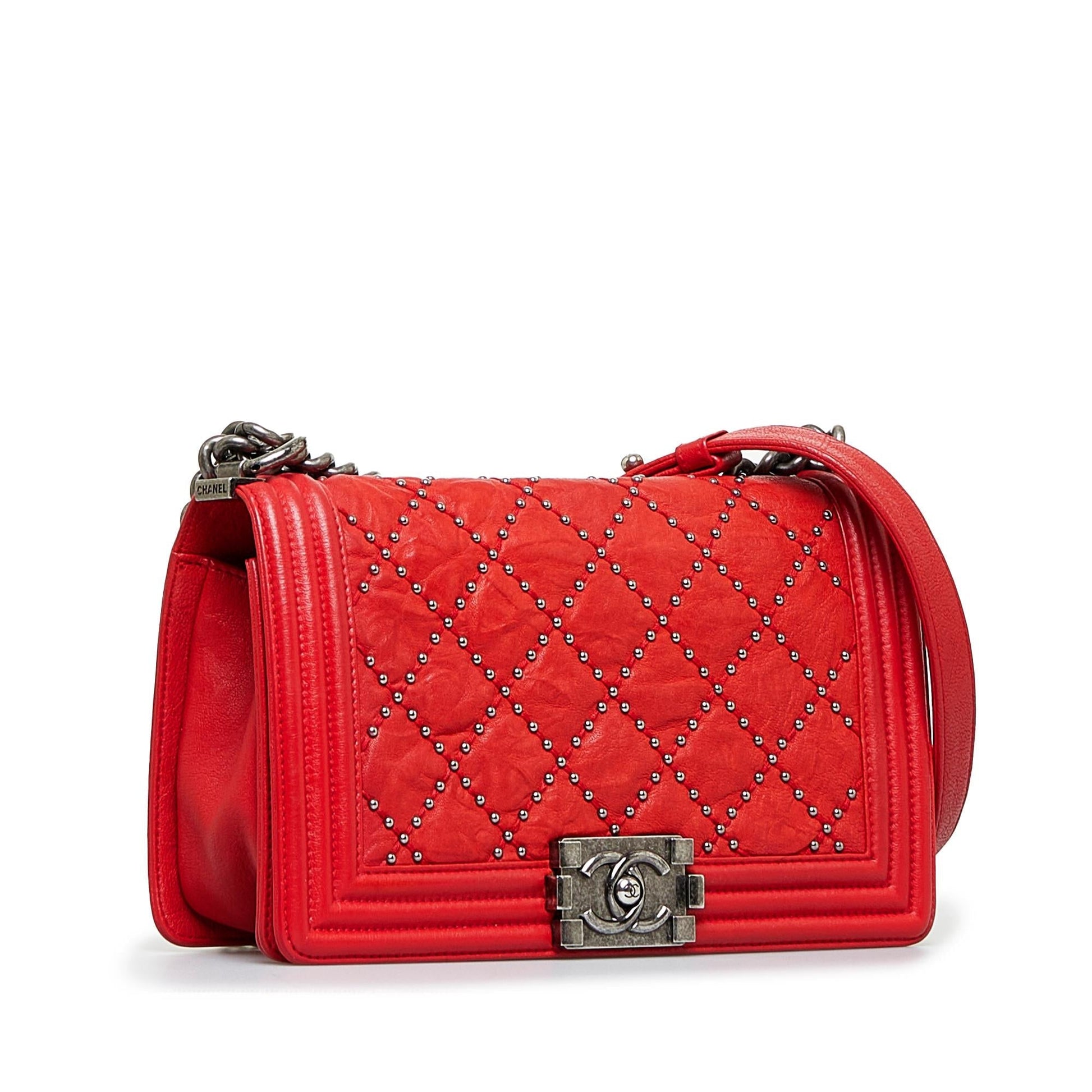 Chanel Studded Distressed Calfskin Boy Flap SHG-IQfxND Handbag