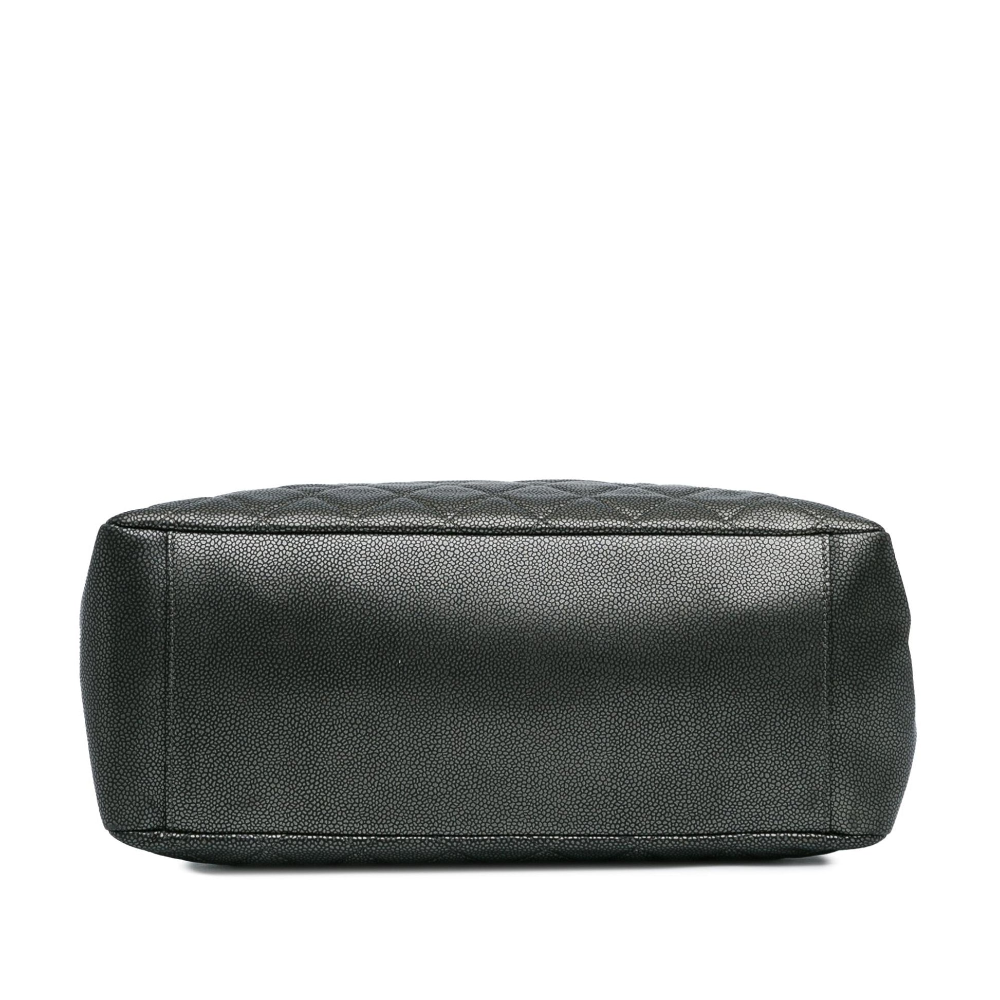 Chanel Metallic Caviar Grand Shopping Tote (SHG-ZLtc4Q)