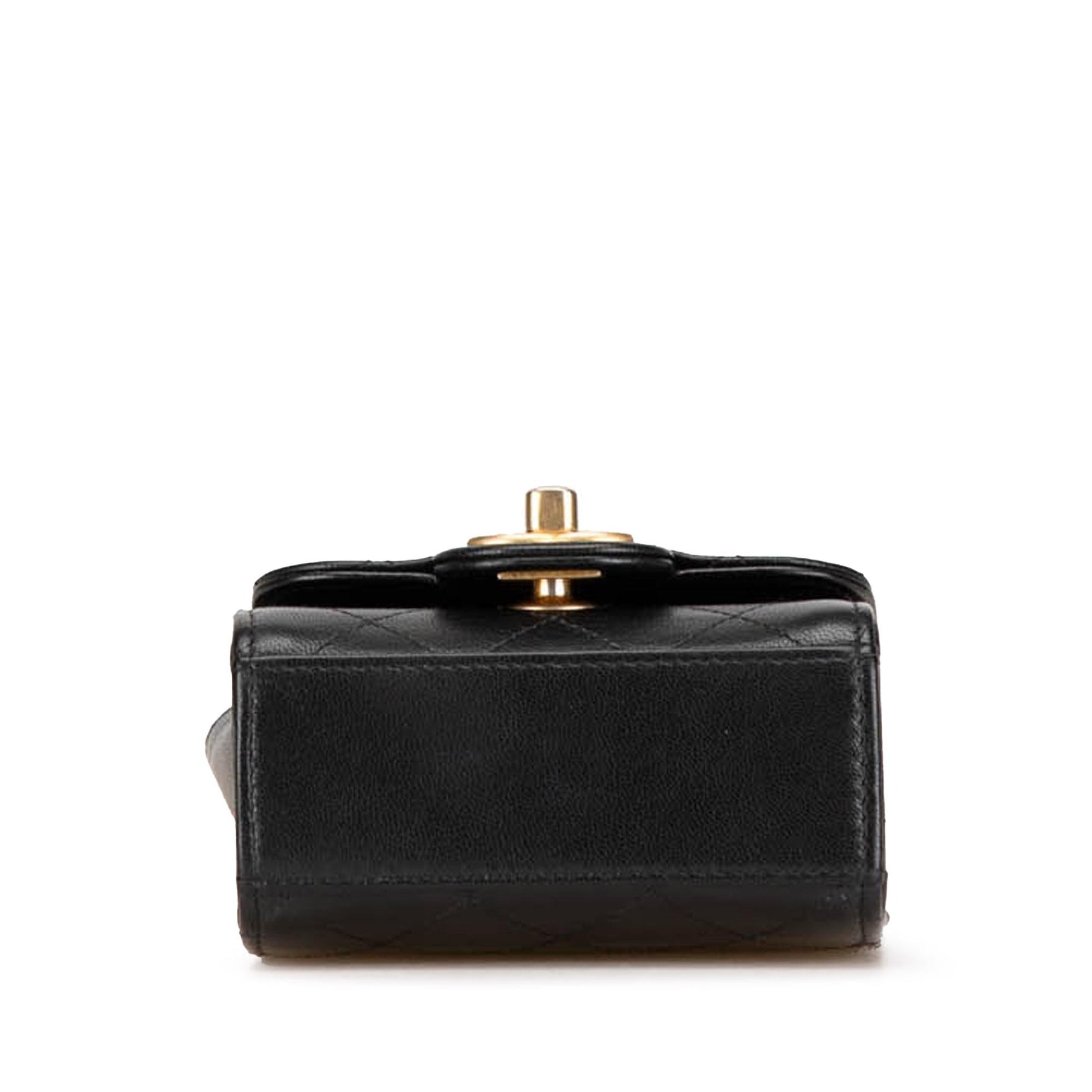Chanel Goatskin Chic Pearls On Clutch Bag Chain 1