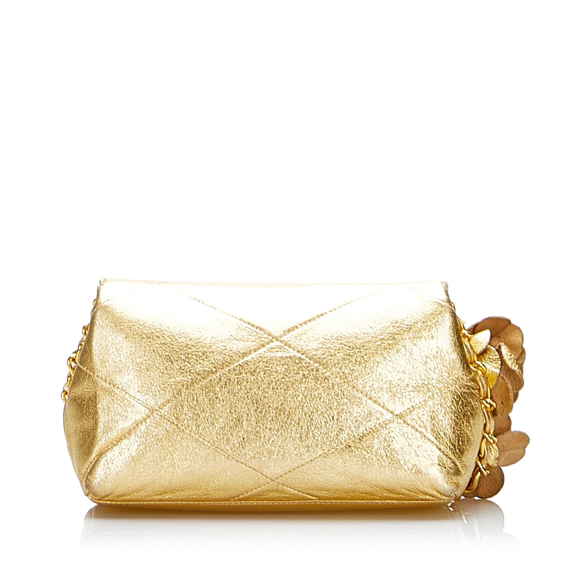 Chanel Matelasse Camellia SHG-AJ7Dj2 Shoulder Bag
