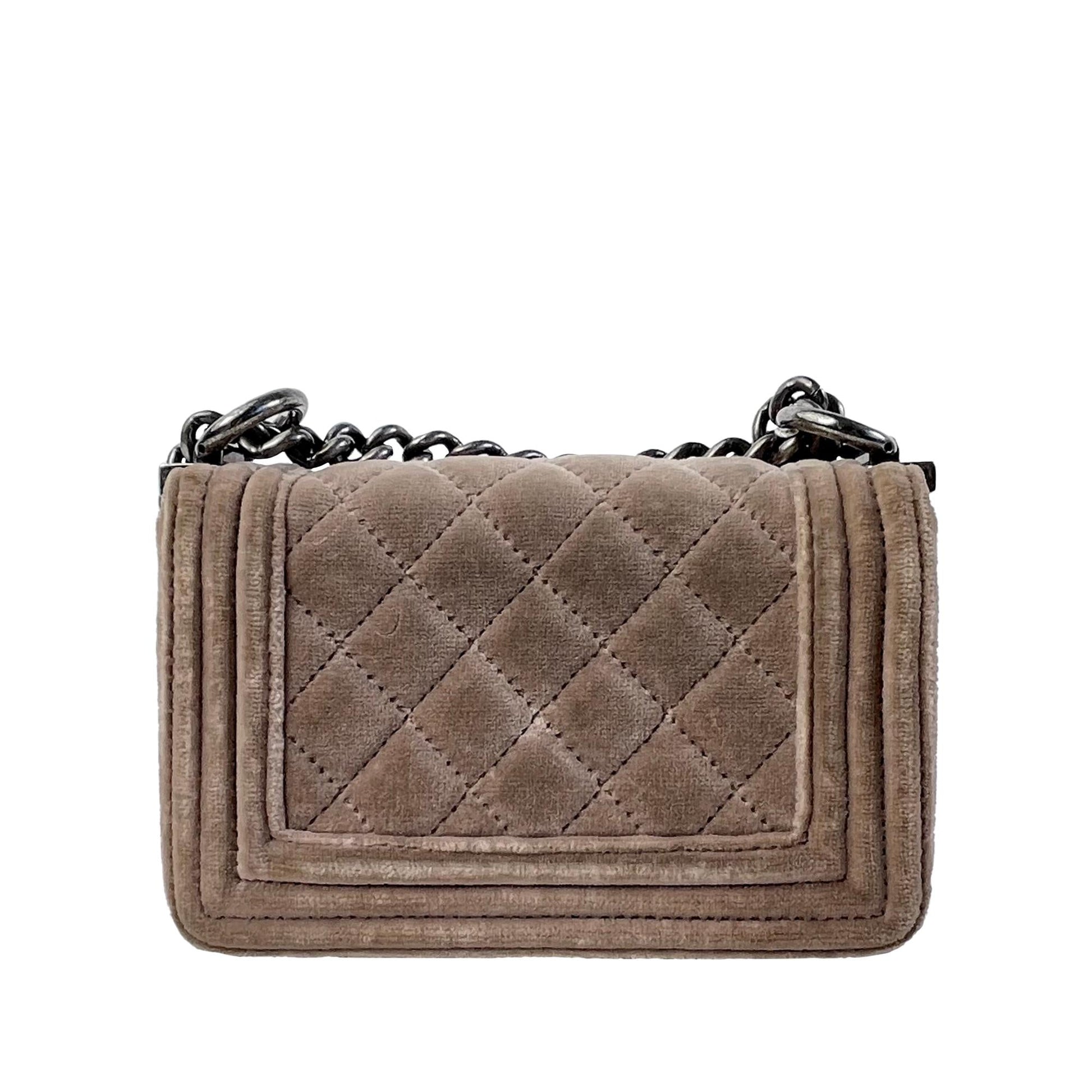 Chanel Velvet Boy Flap SHG-42MkBL Shoulder Bag