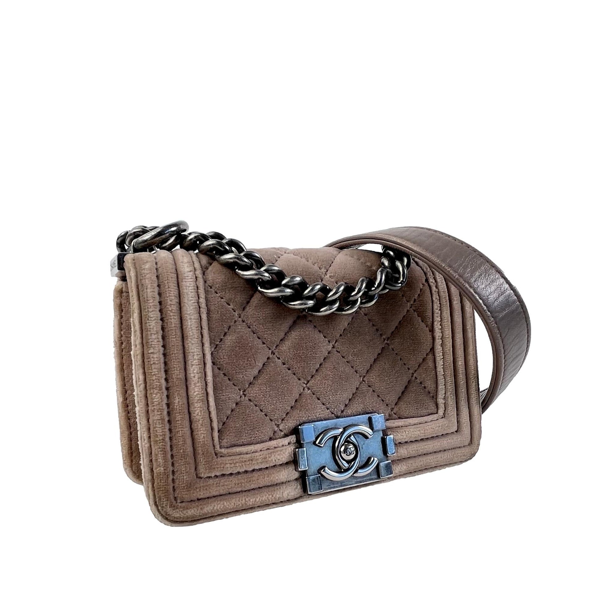 Chanel Velvet Boy Flap SHG-42MkBL Shoulder Bag