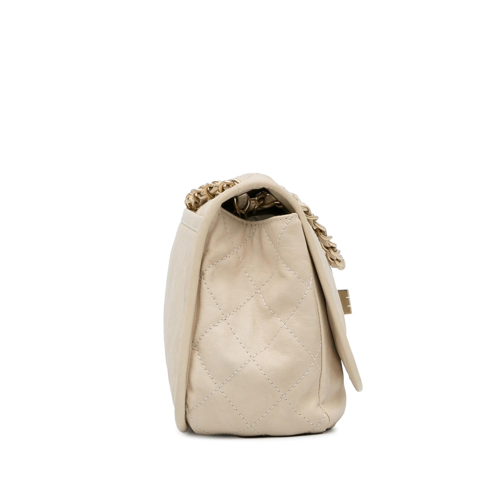 Chanel Natural Beauty Split Pocket Handbag Pocket 2