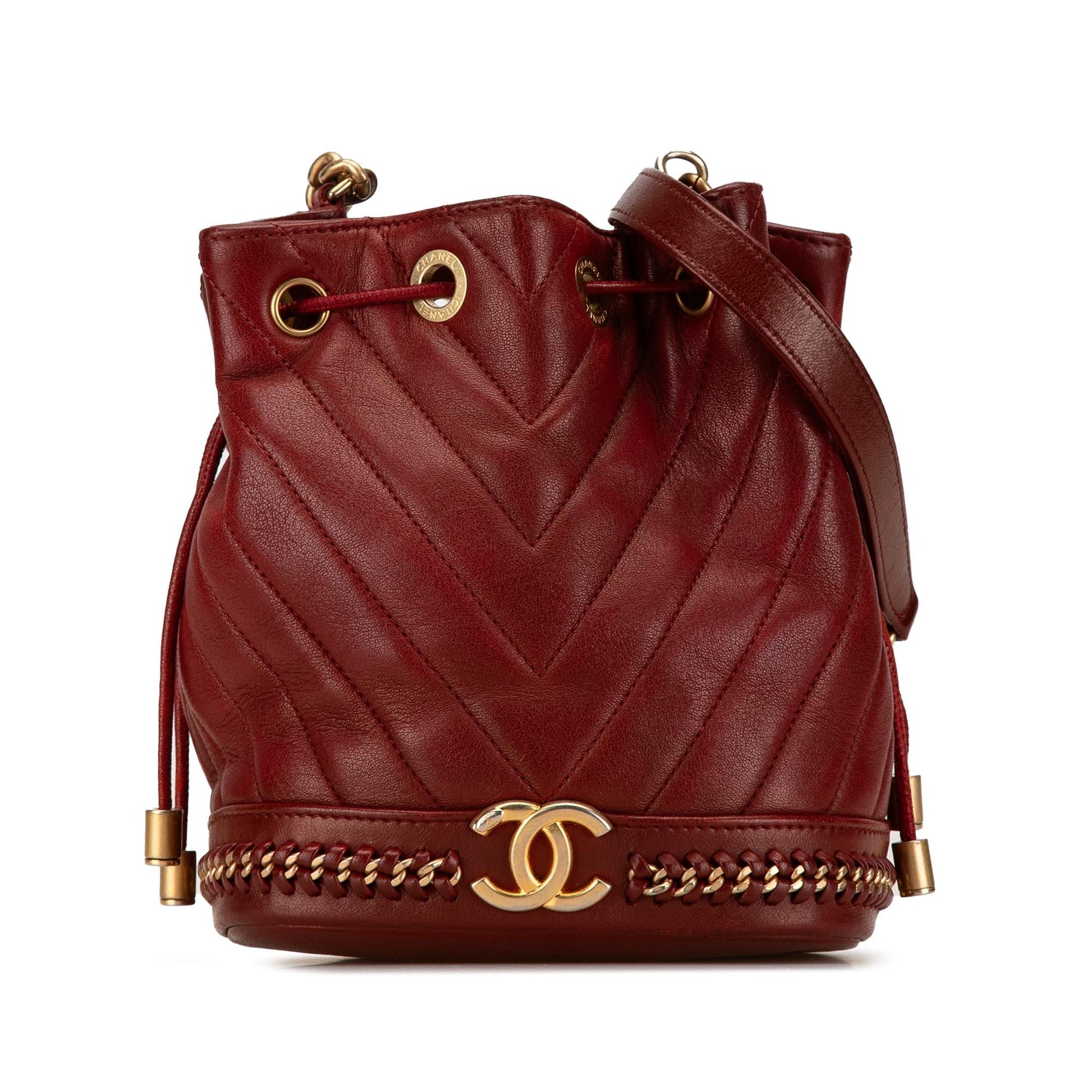 Chanel Paris Cosmopolite Chevron Lambskin Bucket SHG-3IzII1 Small Bucket Bag