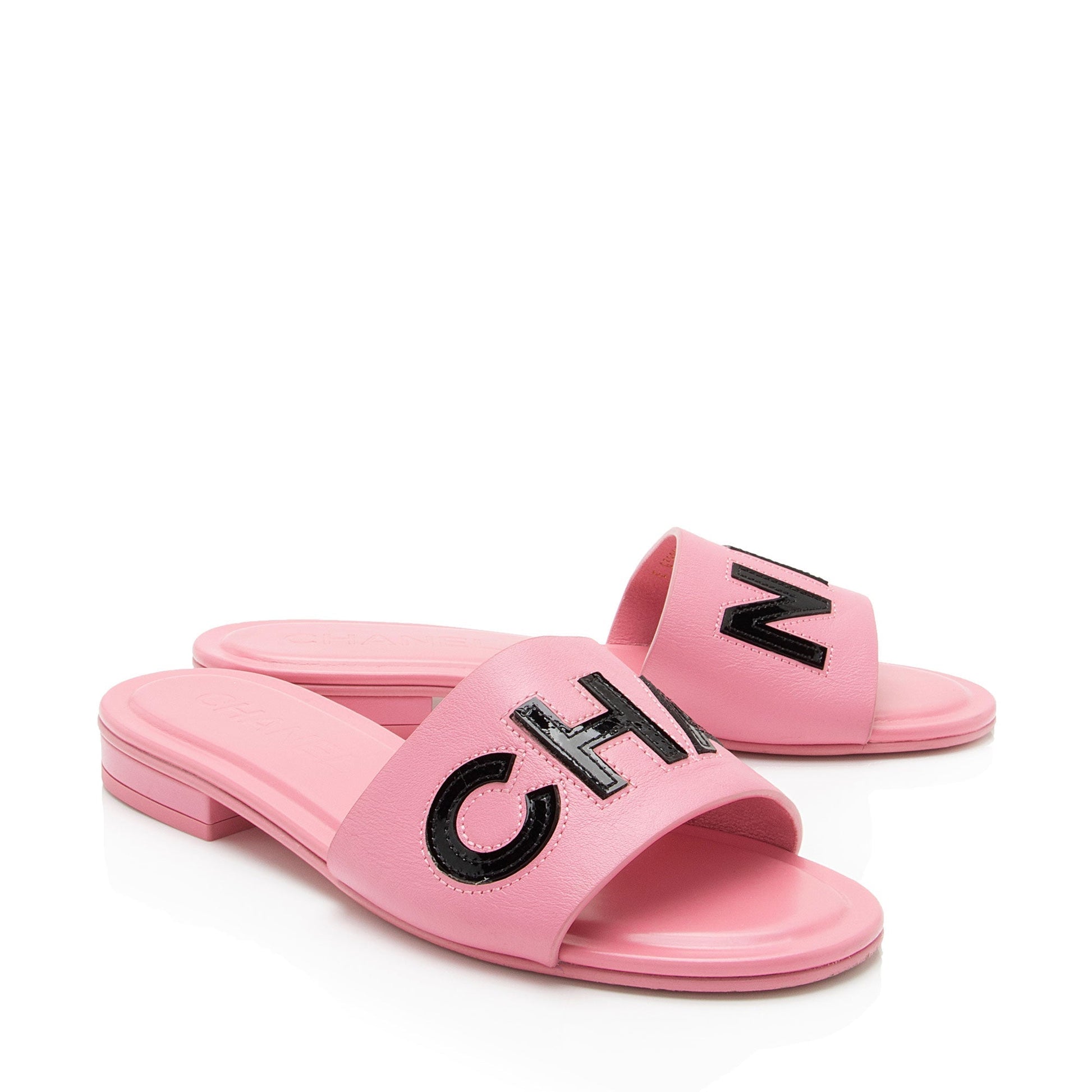 Chanel Patent Calfskin CC Slide Sandals Size 6.5 / 36.5 (shf Gwwrsh) for Women