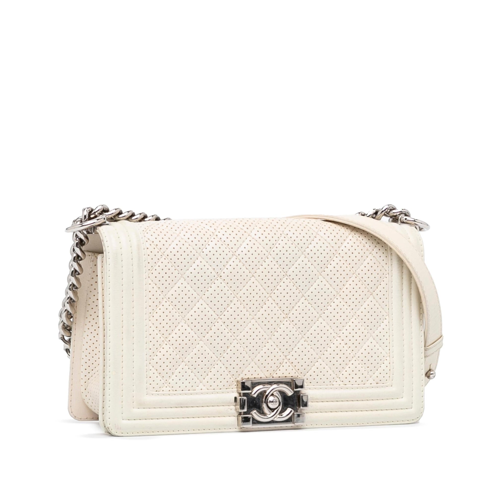Chanel Perforated Lambskin Boy Flap SHG-j0q4NI Handbag