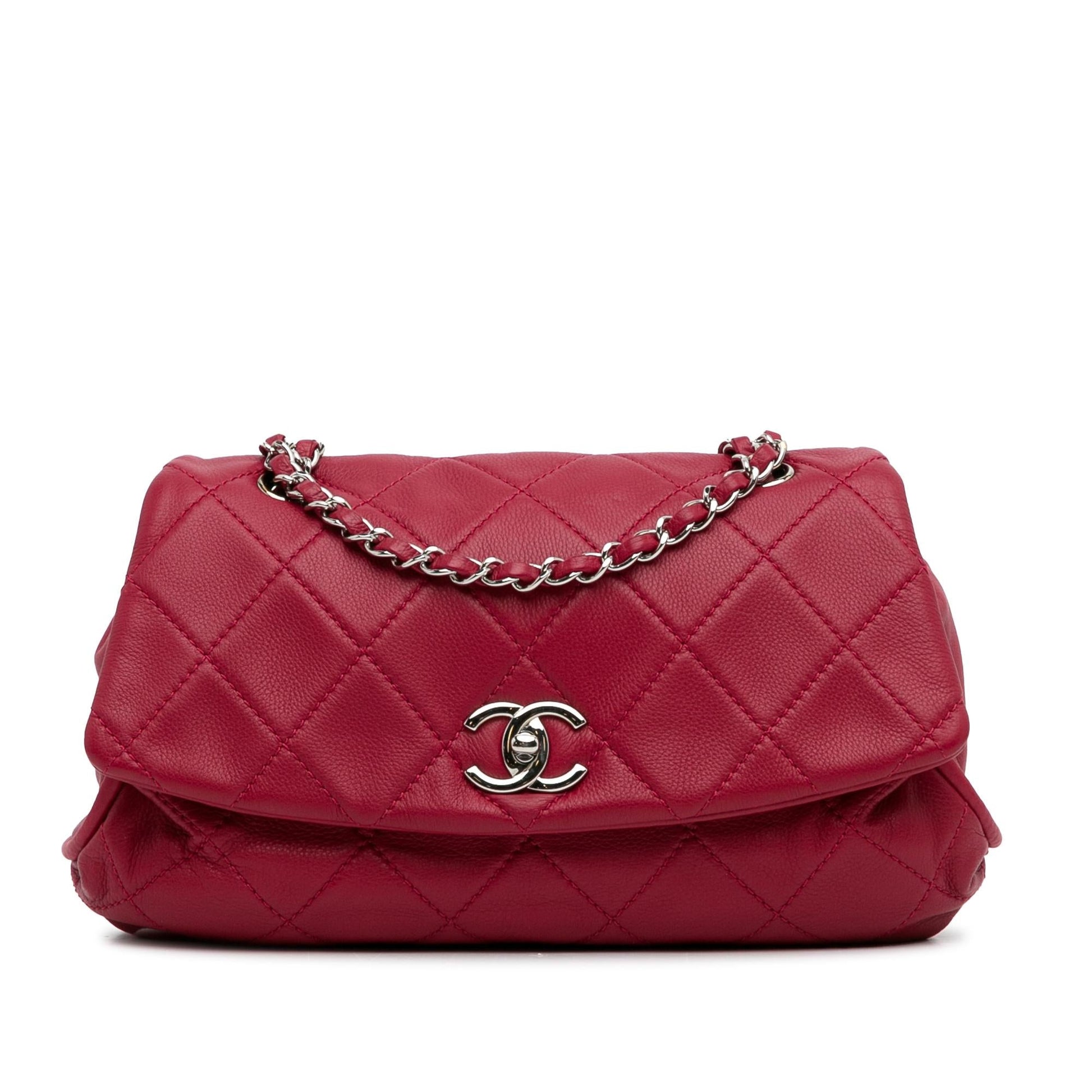 Chanel Quilted Calfskin Curvy Flap (Shg-Lsn9G7) Bag