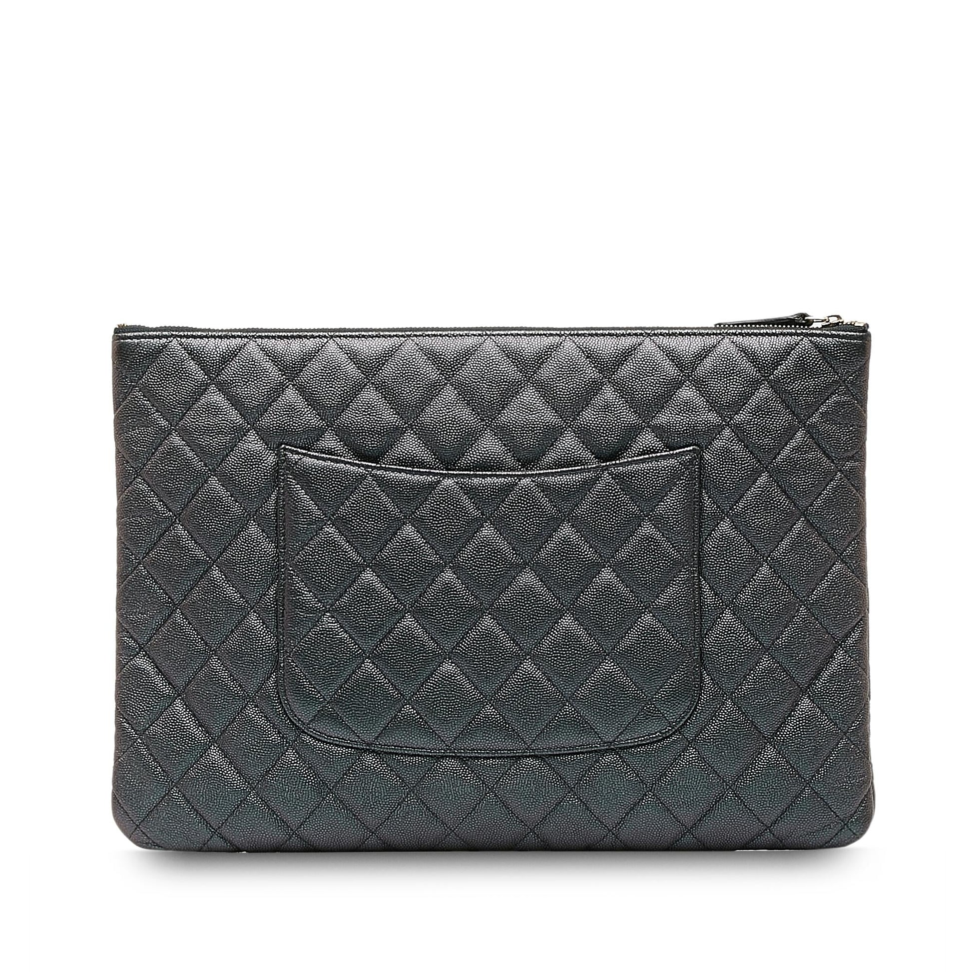 Chanel Quilted Caviar O SHG-6m9479 Clutch Bag