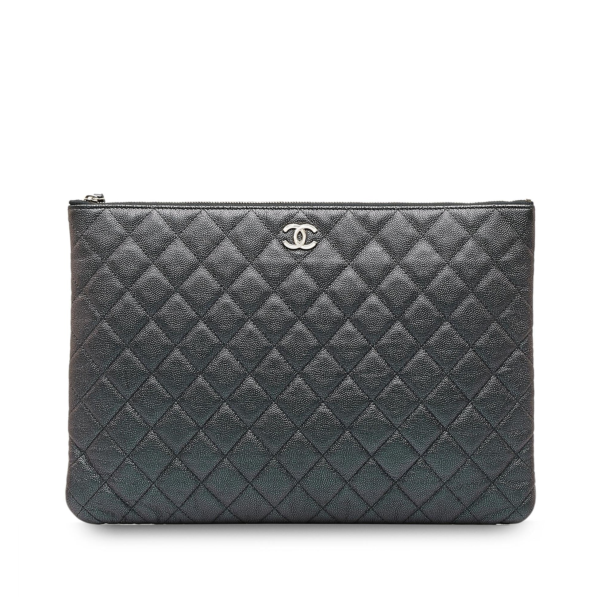 Chanel Quilted Caviar O SHG-6m9479 Clutch Bag