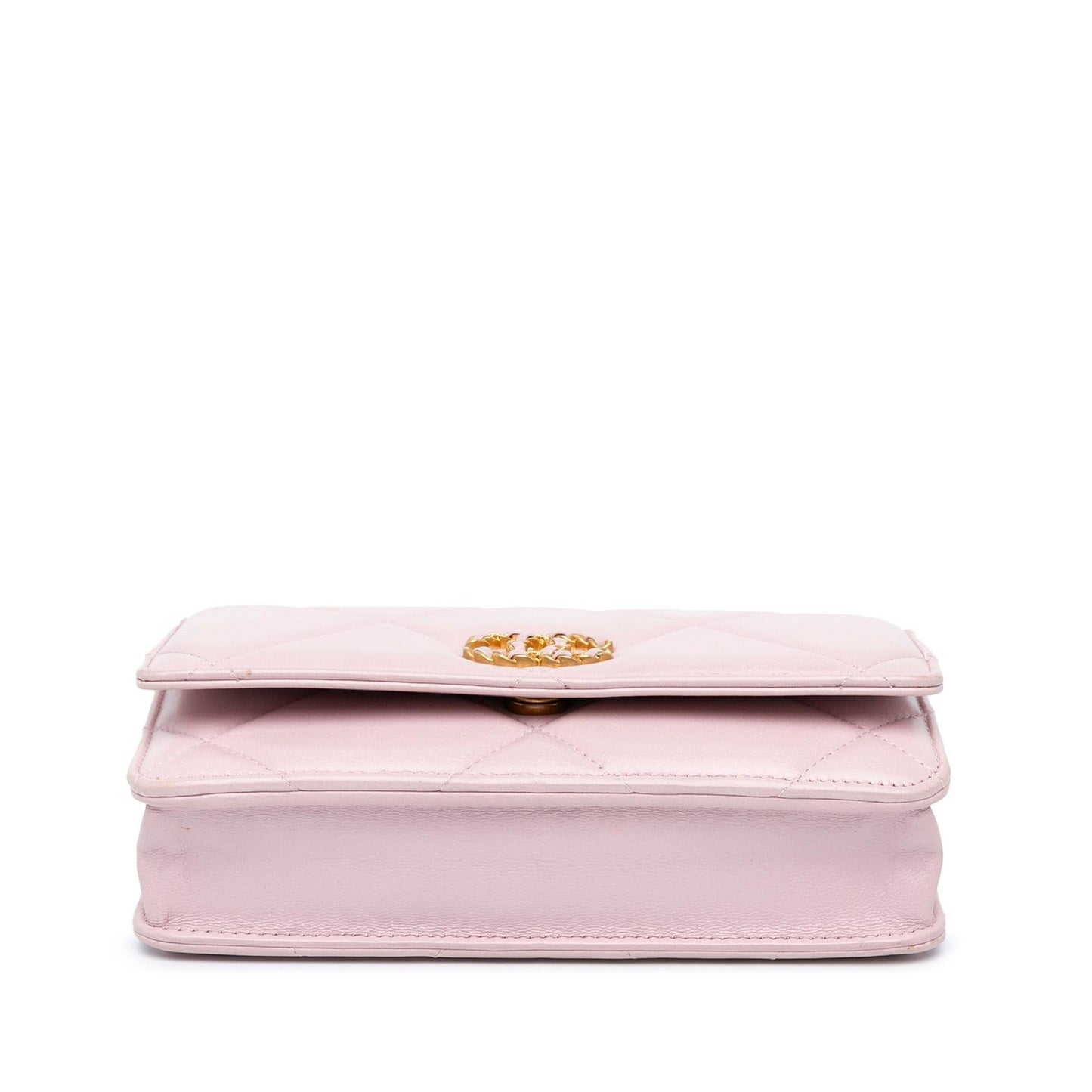Chanel Quilted Lambskin 19 on SHG-td22ep Wallet Case