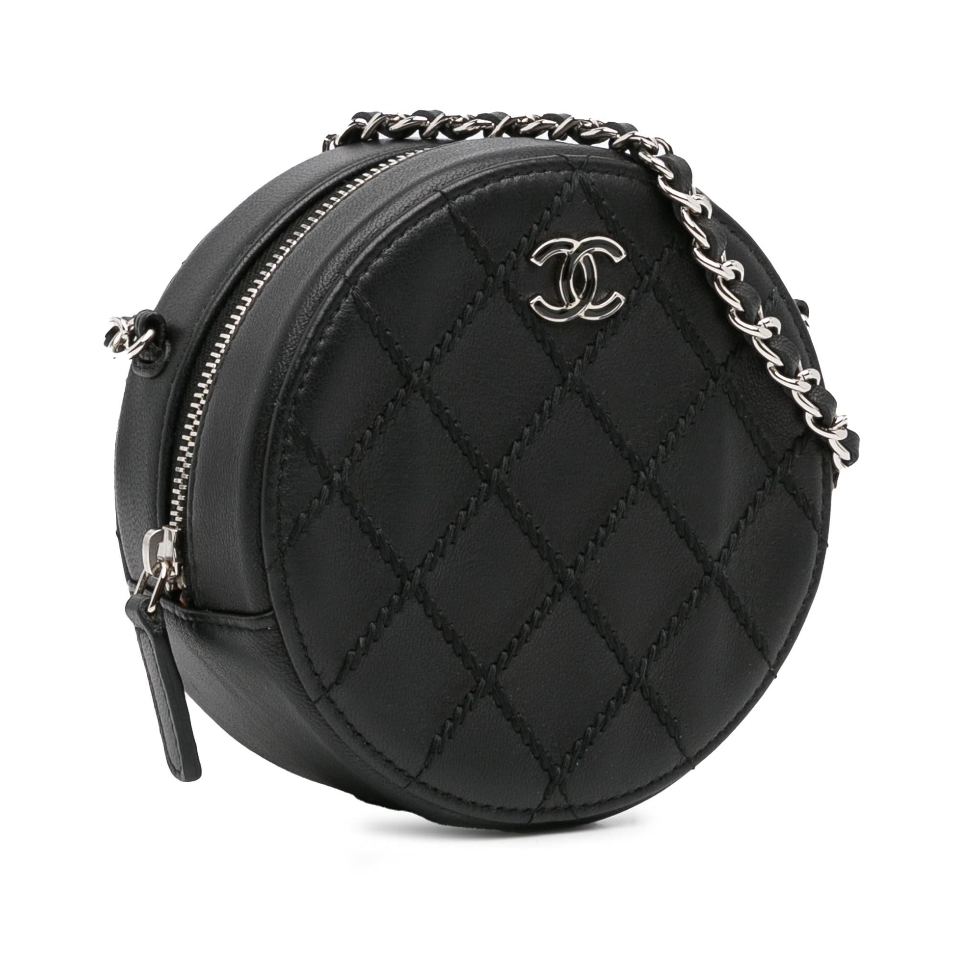 Chanel Quilted Lambskin Ultimate Stitch Round SHG-W0N9sw Clutch Bag