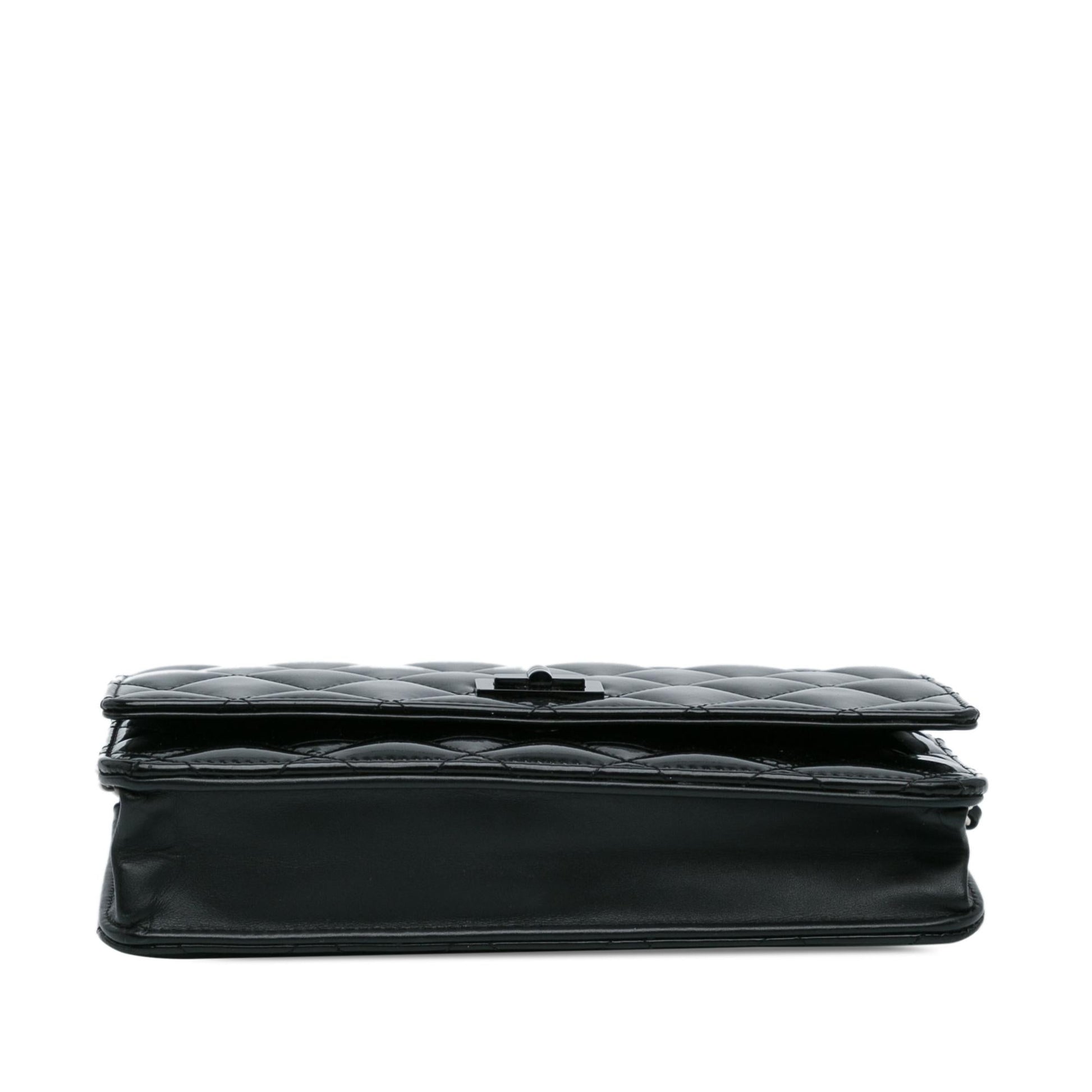 Chanel Quilted Patent Reissue 2.55 on SHG-dRKON7 Wallet Case