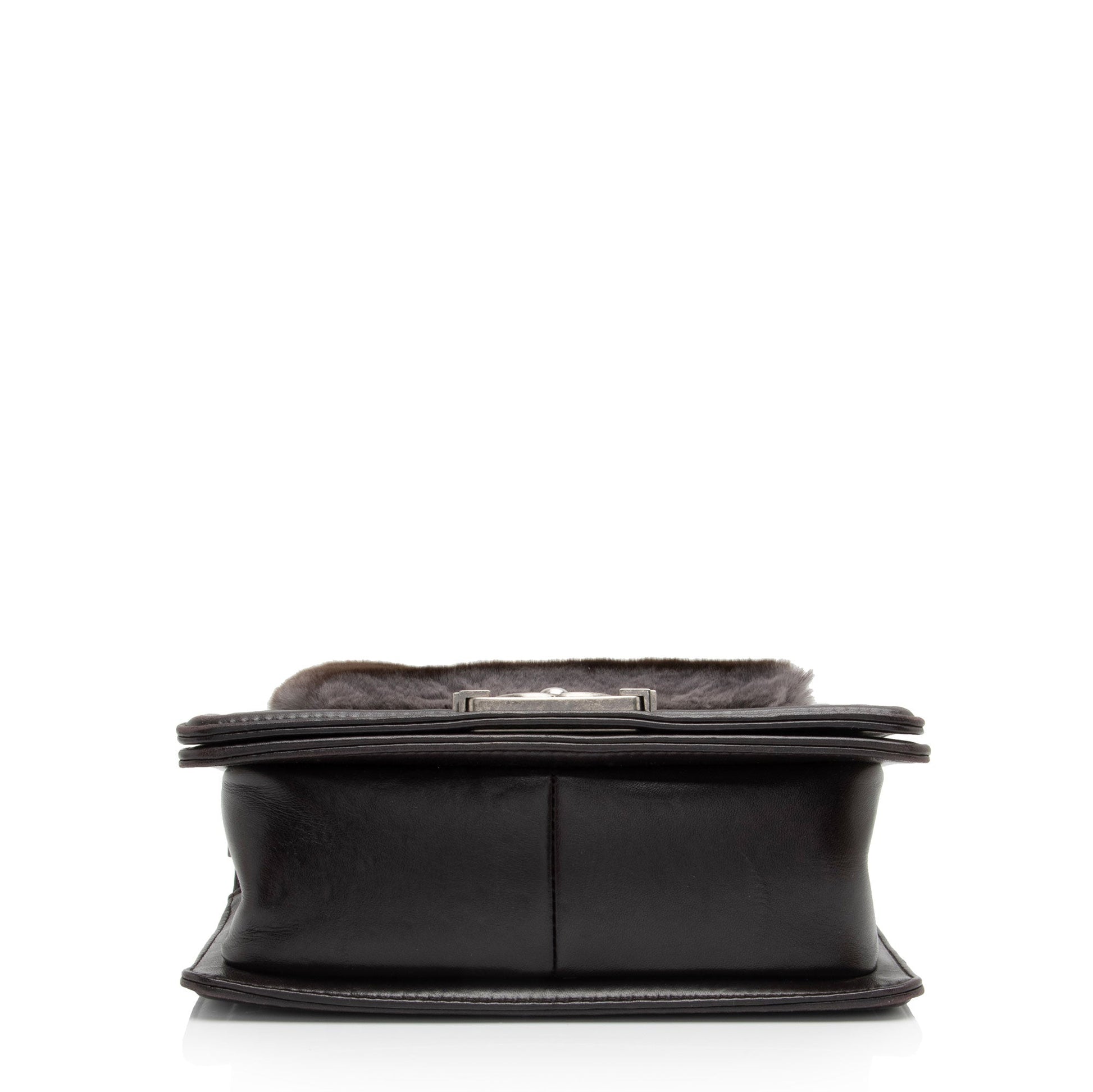 Chanel Rabbit Fur Small Boy Bag 214046 Right Angle 0 Parent E828E2D9 7909 4DE2 AF37 2DA1373CFBB3