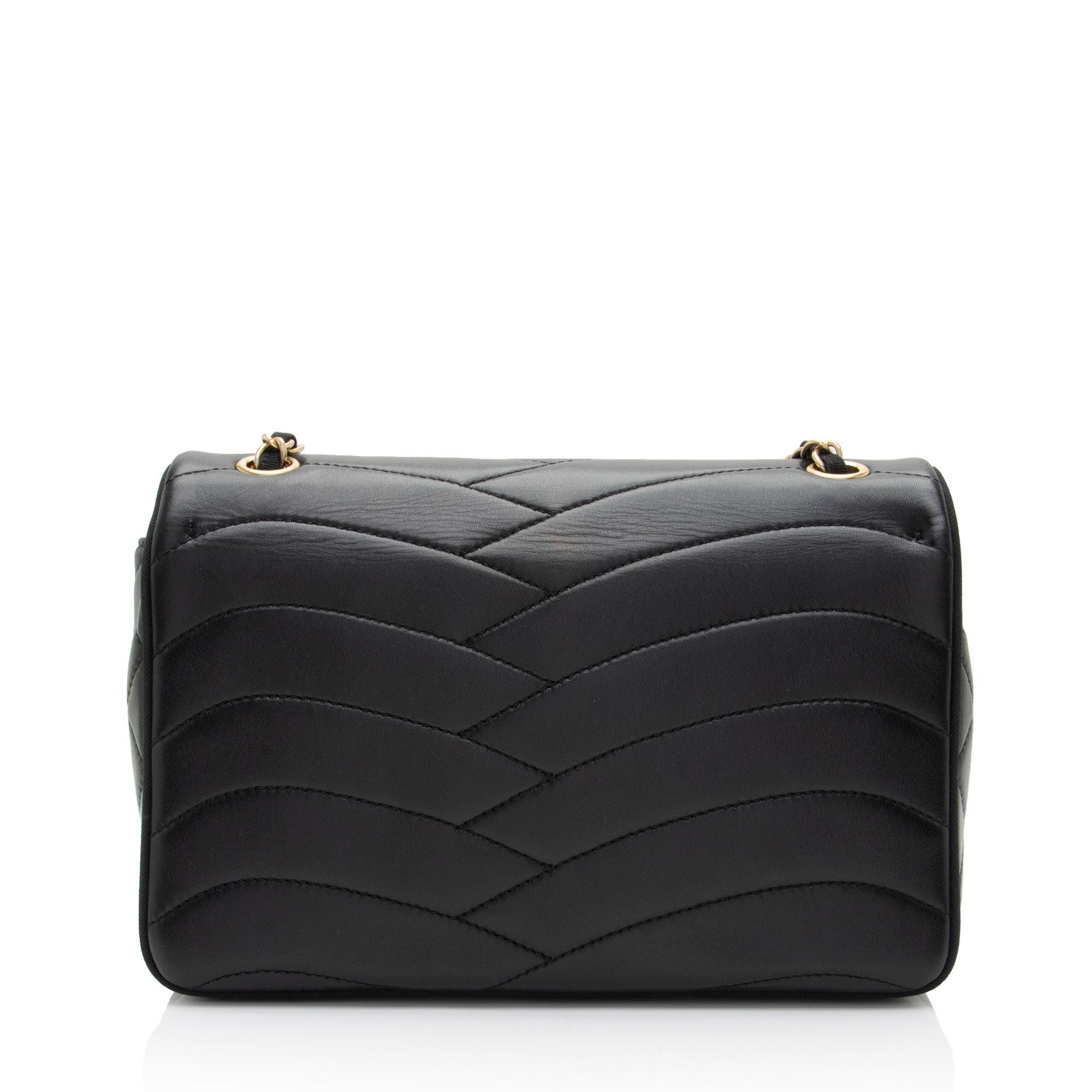 Chanel Scallop Quilted Lambskin Pagoda Flap SHF-O5XtnL Shoulder Bag