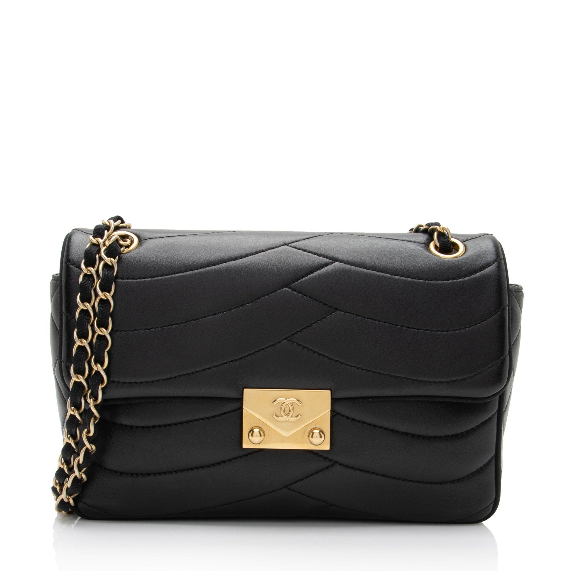Chanel Scallop Quilted Lambskin Pagoda Flap SHF-O5XtnL Shoulder Bag
