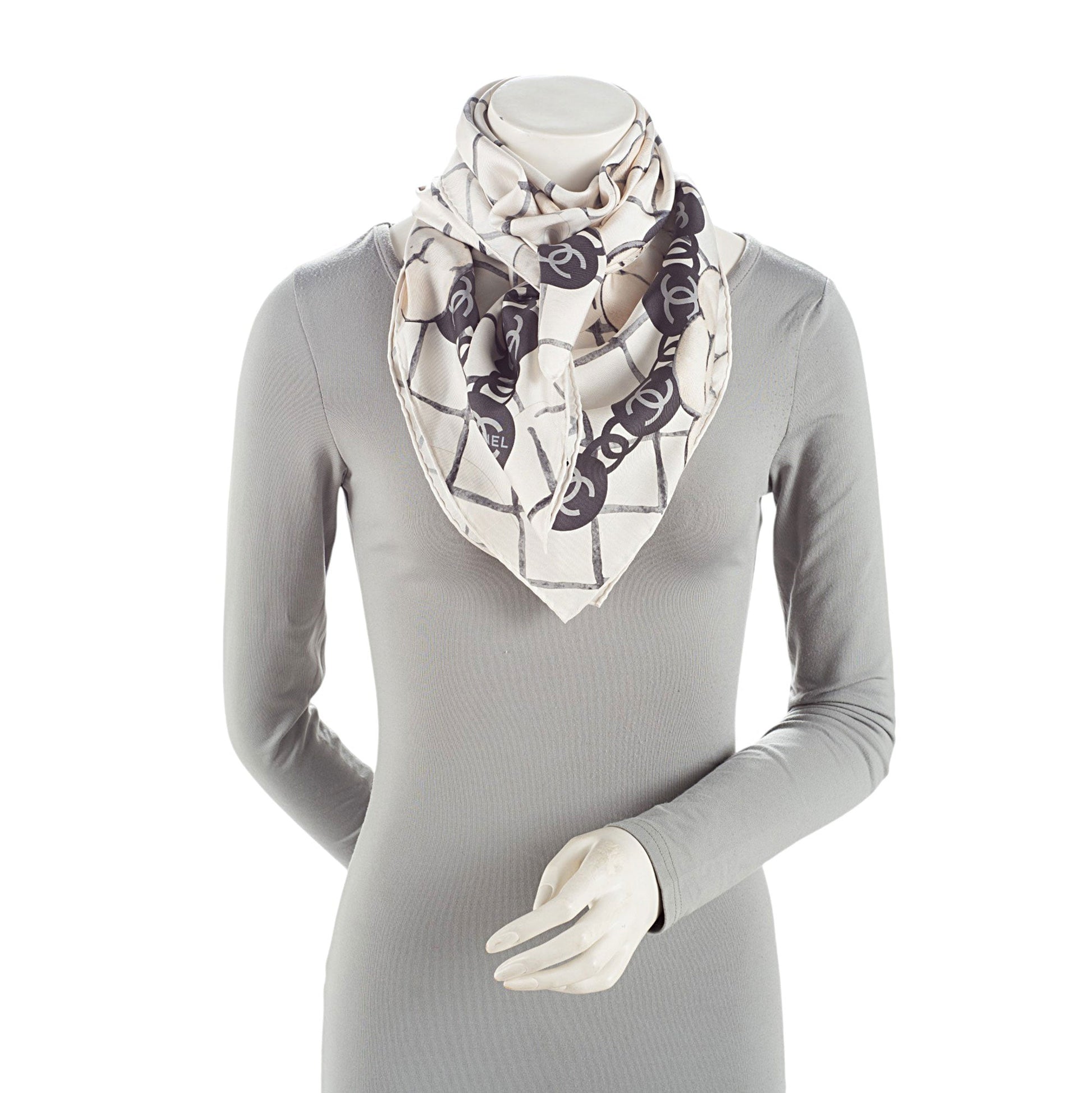 Chanel Silk Camellia CC Square Scarf SHF-uNAJam