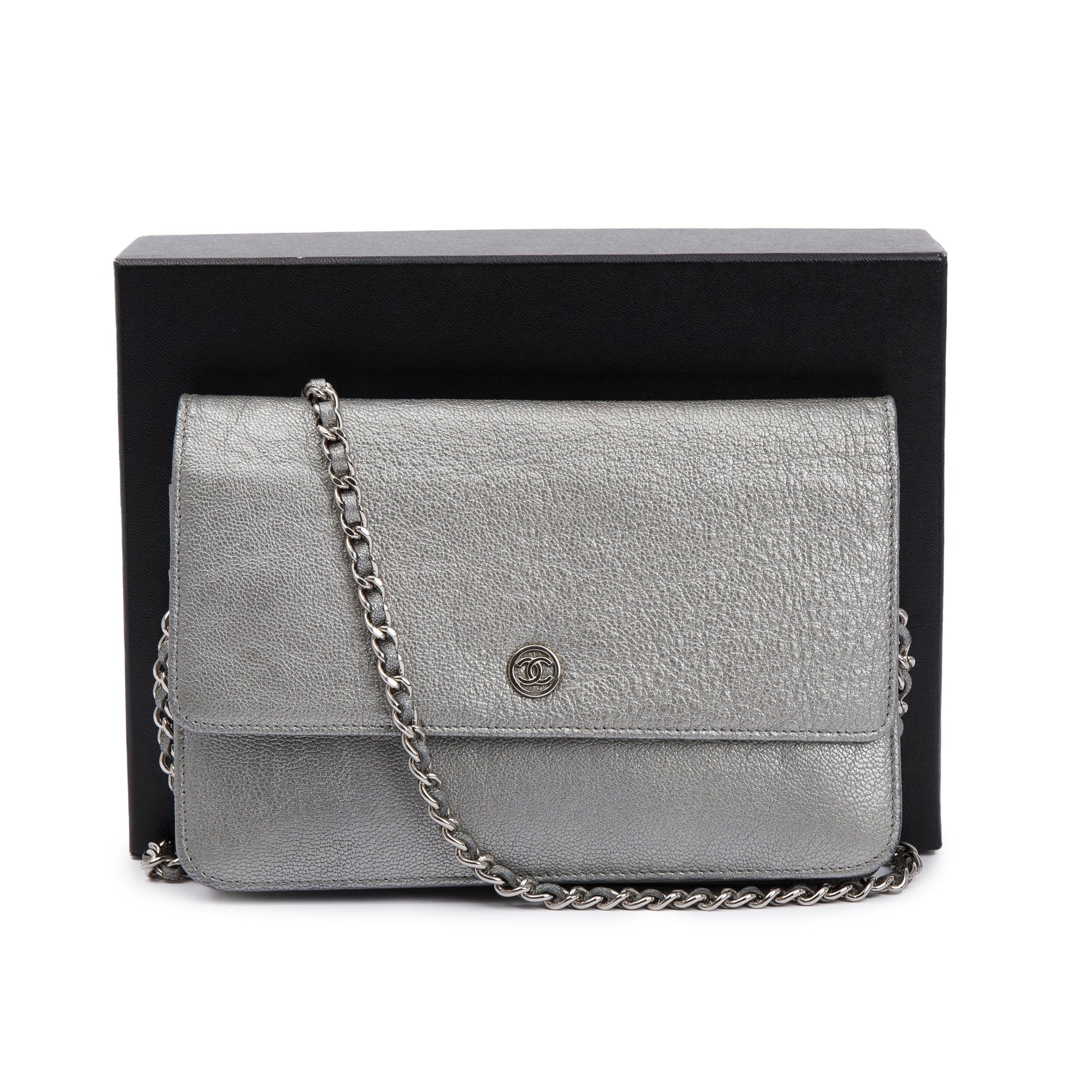 Louis Vuitton Chanel CC on Leather Calfskin Silver Wallet Case