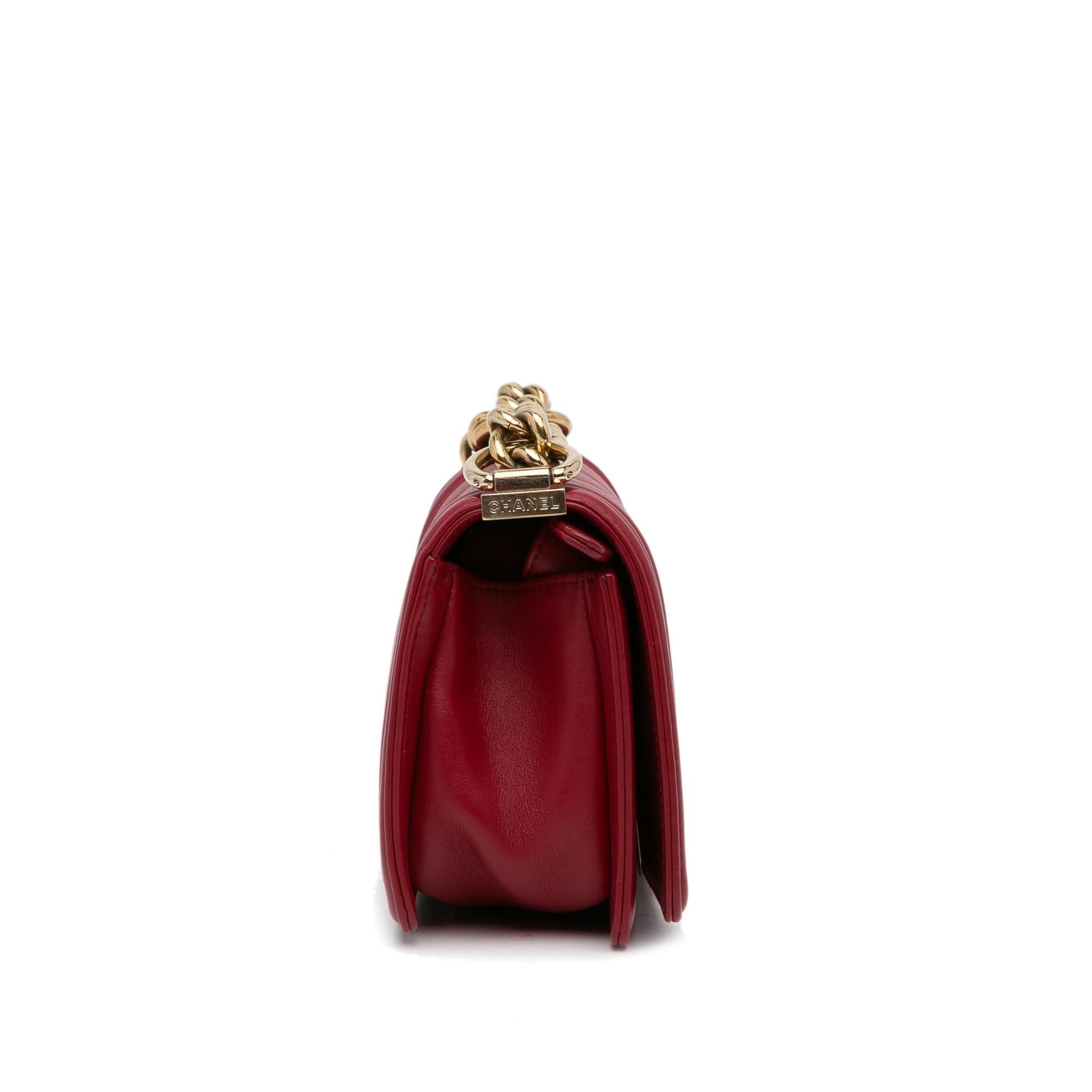 Chanel Small Calfskin Chevron Boy Flap (shg Zrubhf) Handbag