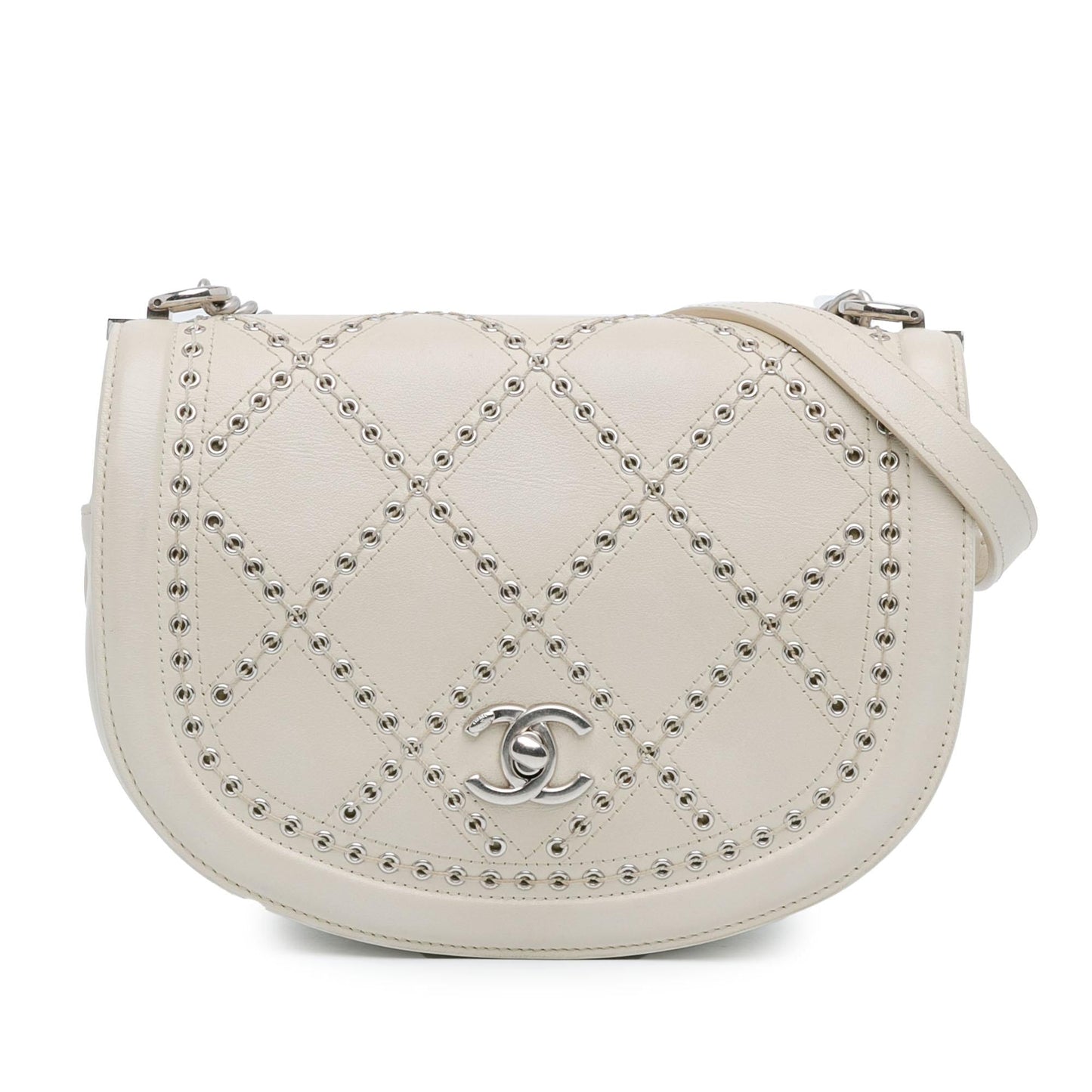 Chanel Calfskin Coco Eyelets Round Flap SHG-J36UdW Small Handbag