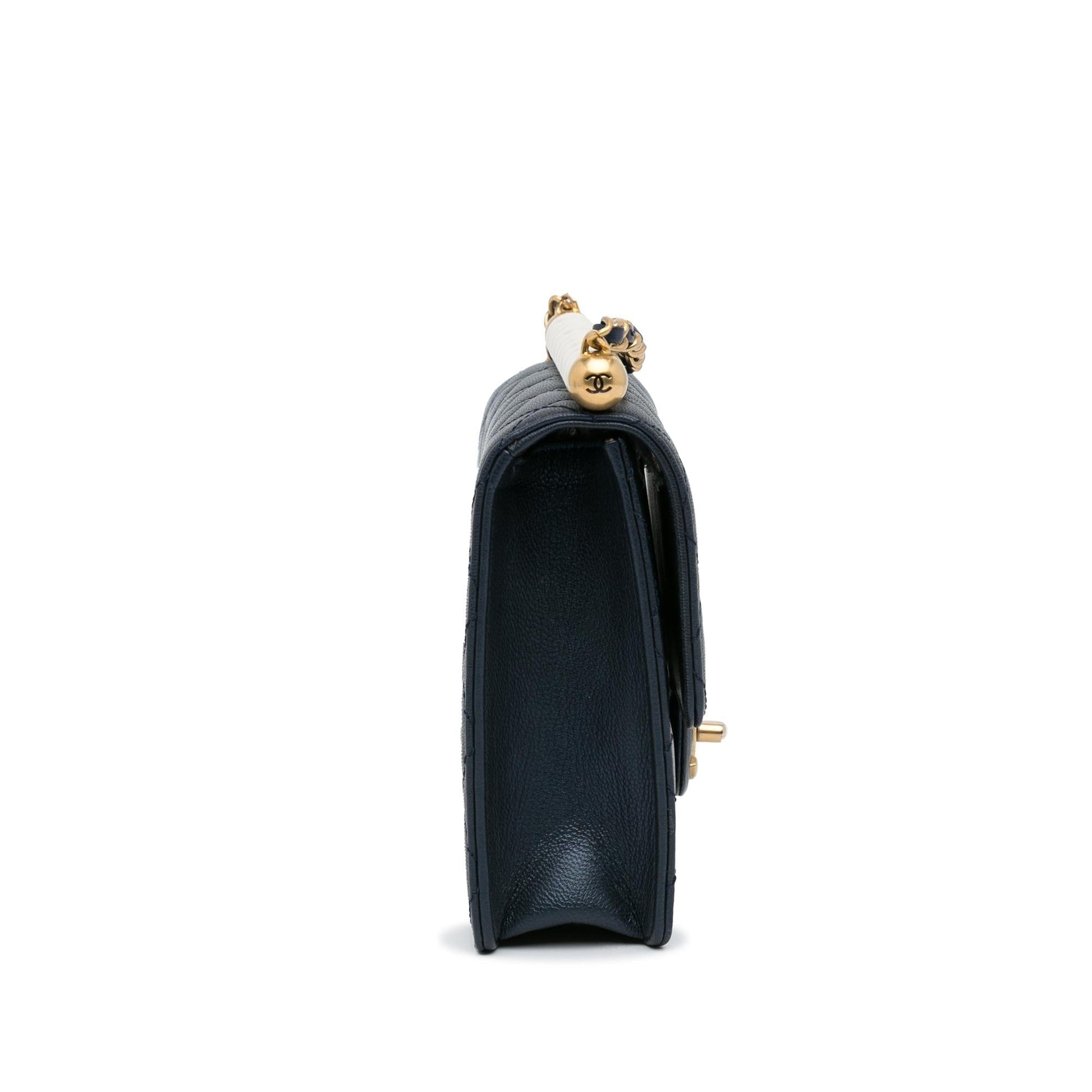 Chanel Chic Pearls Flap SHG-BMZQ5h Small Shoulder Bag
