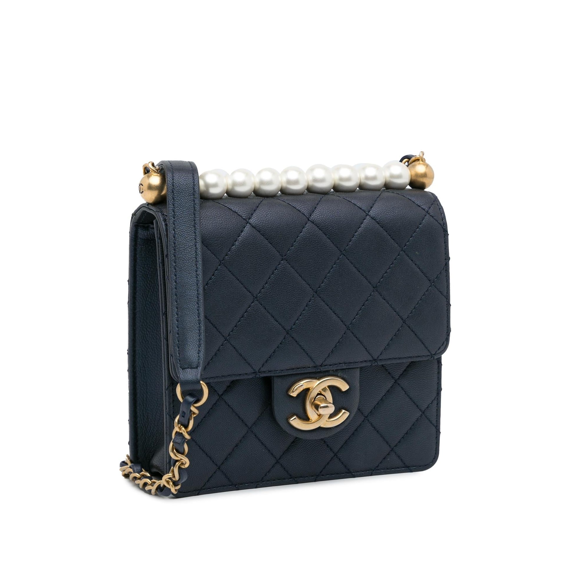 Chanel Chic Pearls Flap SHG-BMZQ5h Small Shoulder Bag