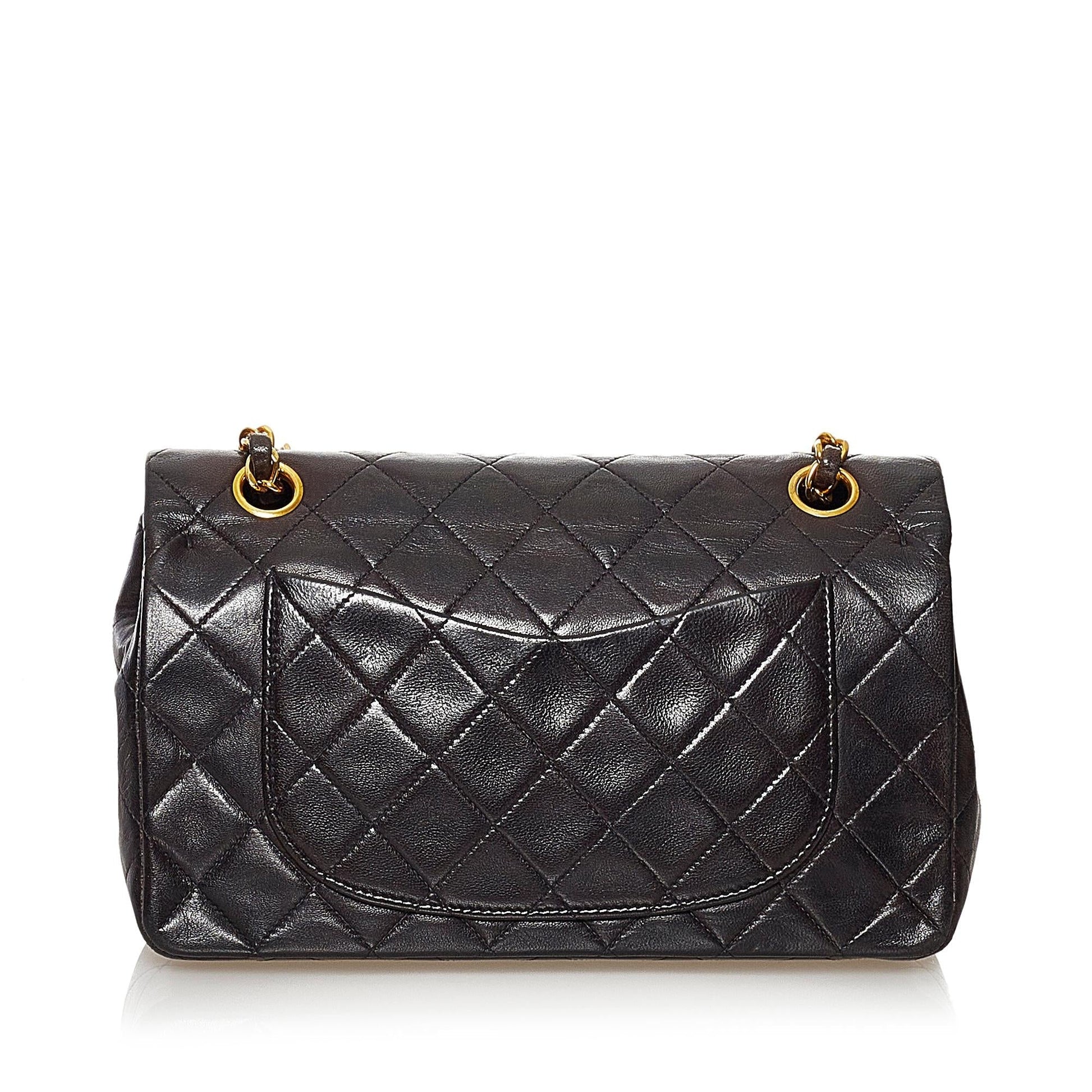 Chanel Classic Lambskin Double Flap SHG-RnAYon Small Handbag