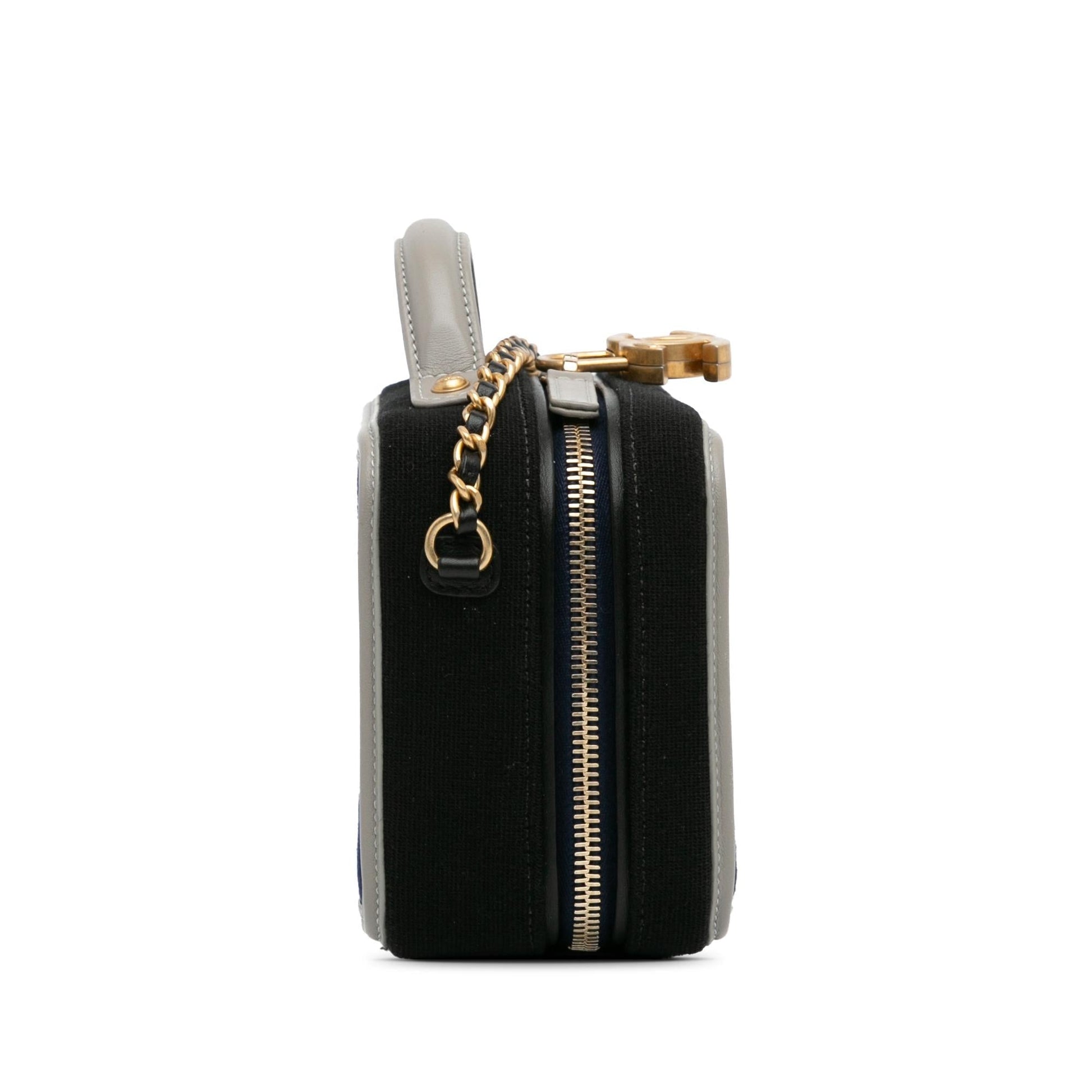 Chanel Small Jersey CC Filigree Vanity Case (SHG-BKQMVd)