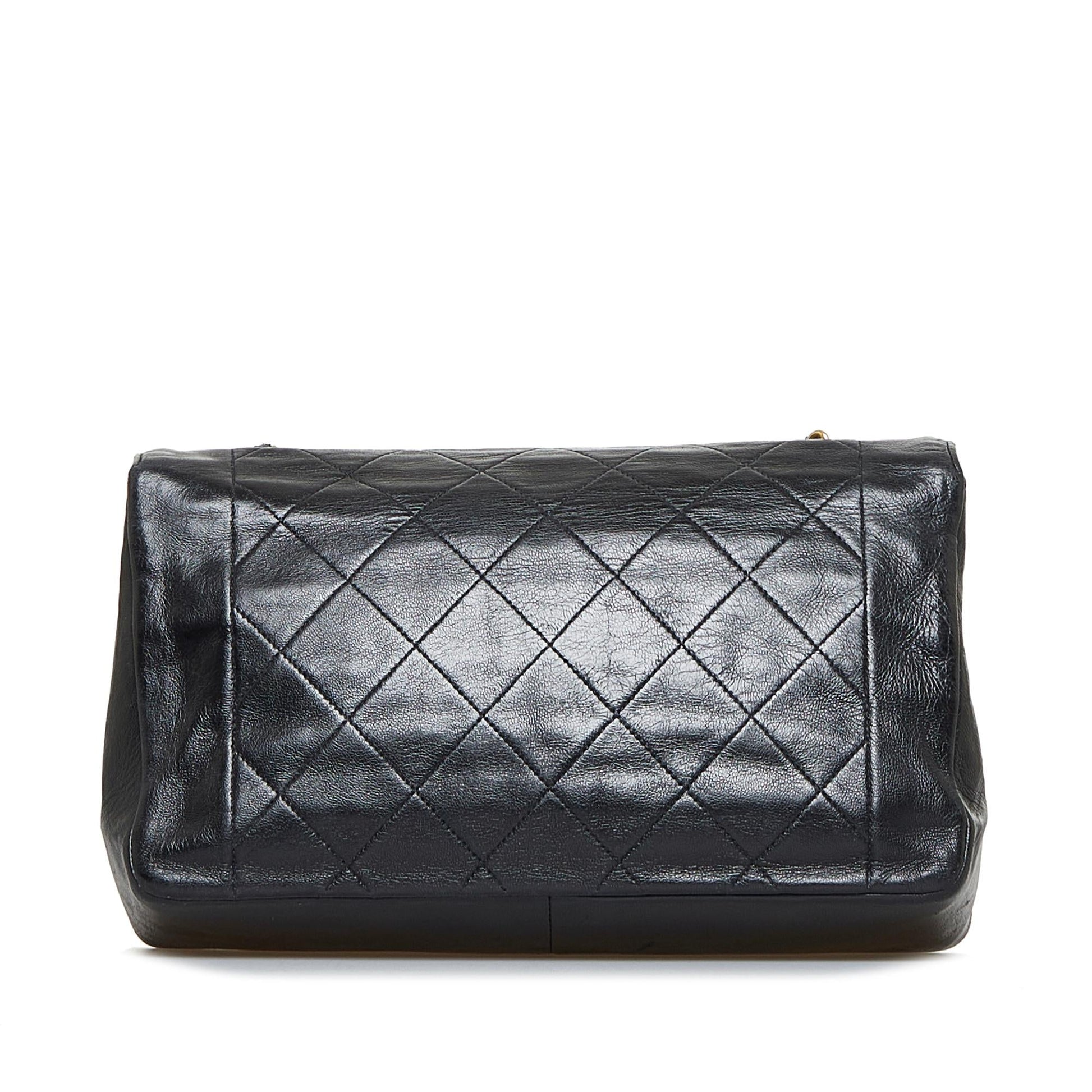 Chanel Lambskin Diana Flap SHG-8DGqg7 Small Handbag