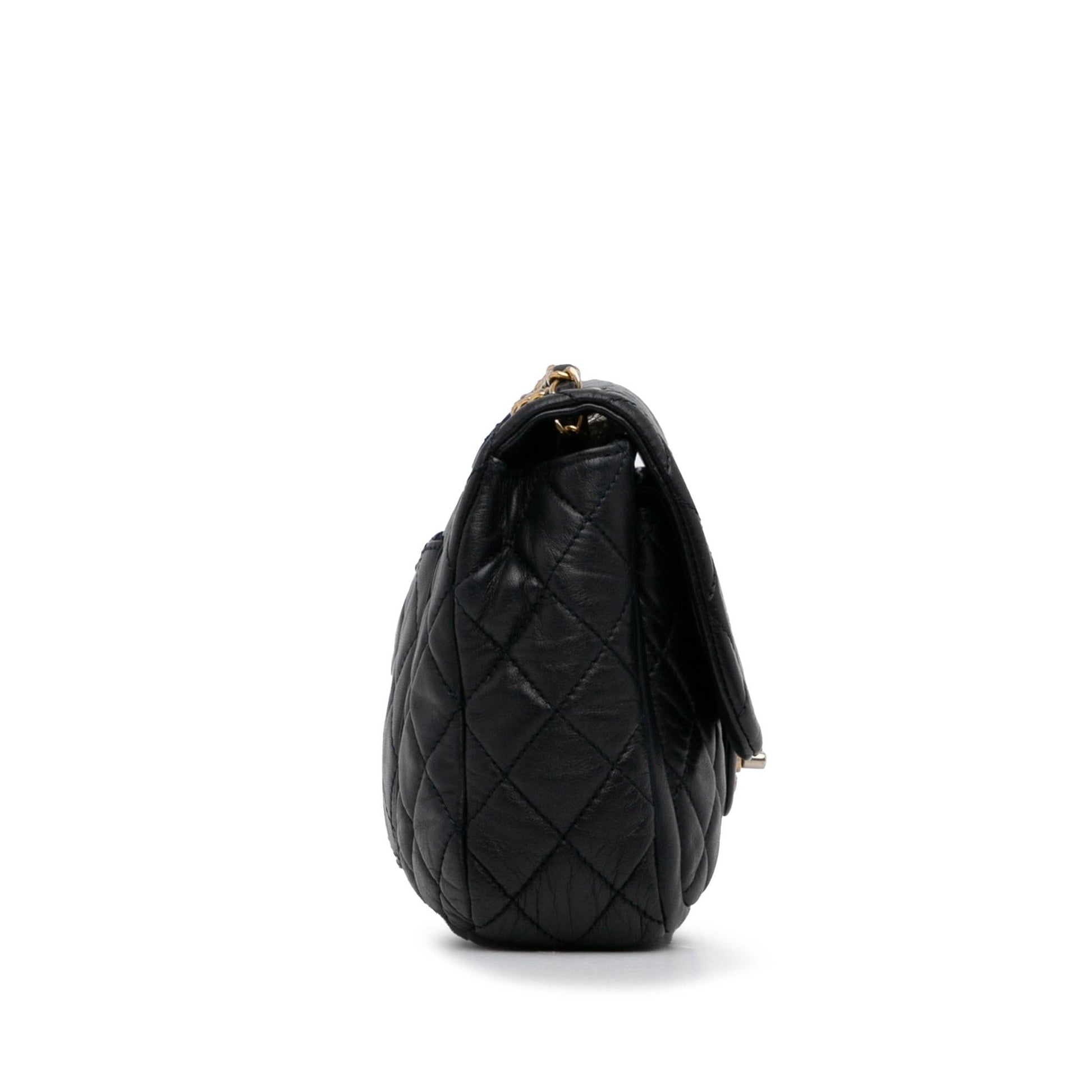 Chanel Lambskin Single Flap SHG-HELS4Y Small Handbag