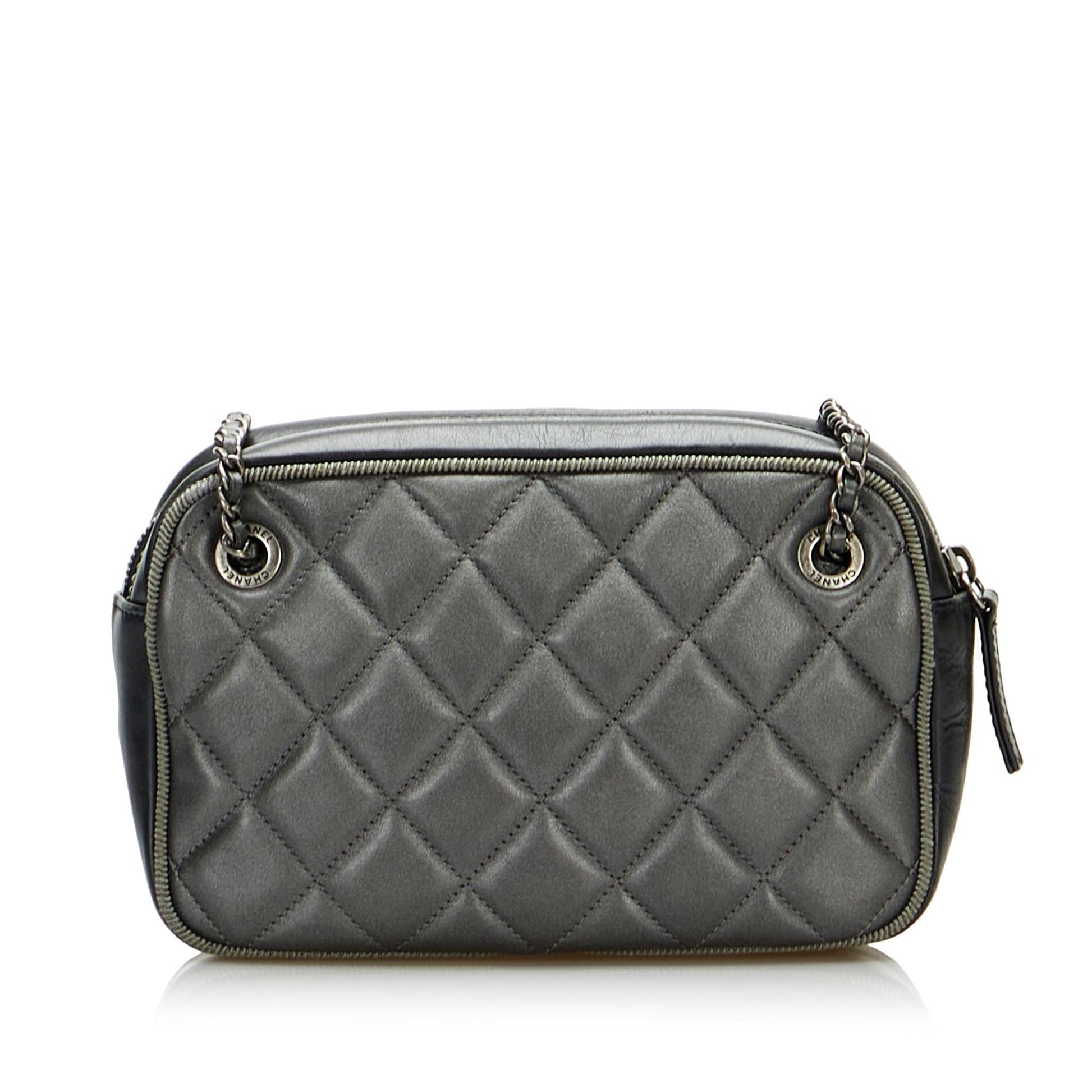 Chanel Quilted Ballerine Camera SHG-iPclaF Small Crossbody Bag