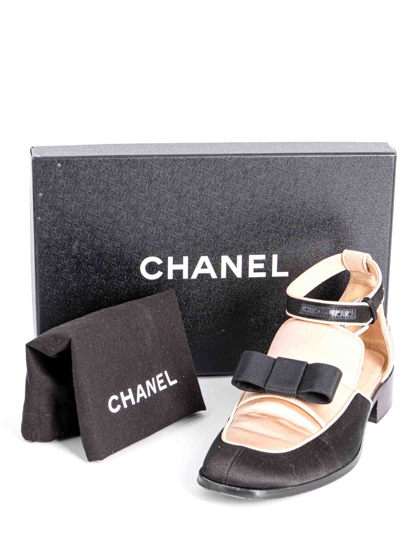 Chanel Spring Runway  Cut-Out Bow Oxfords Shoes Black Beige
